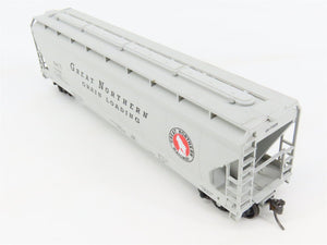 HO Scale Accurail 3331 GN Great Northern 3-Bay Covered Hopper 3-Car Pack