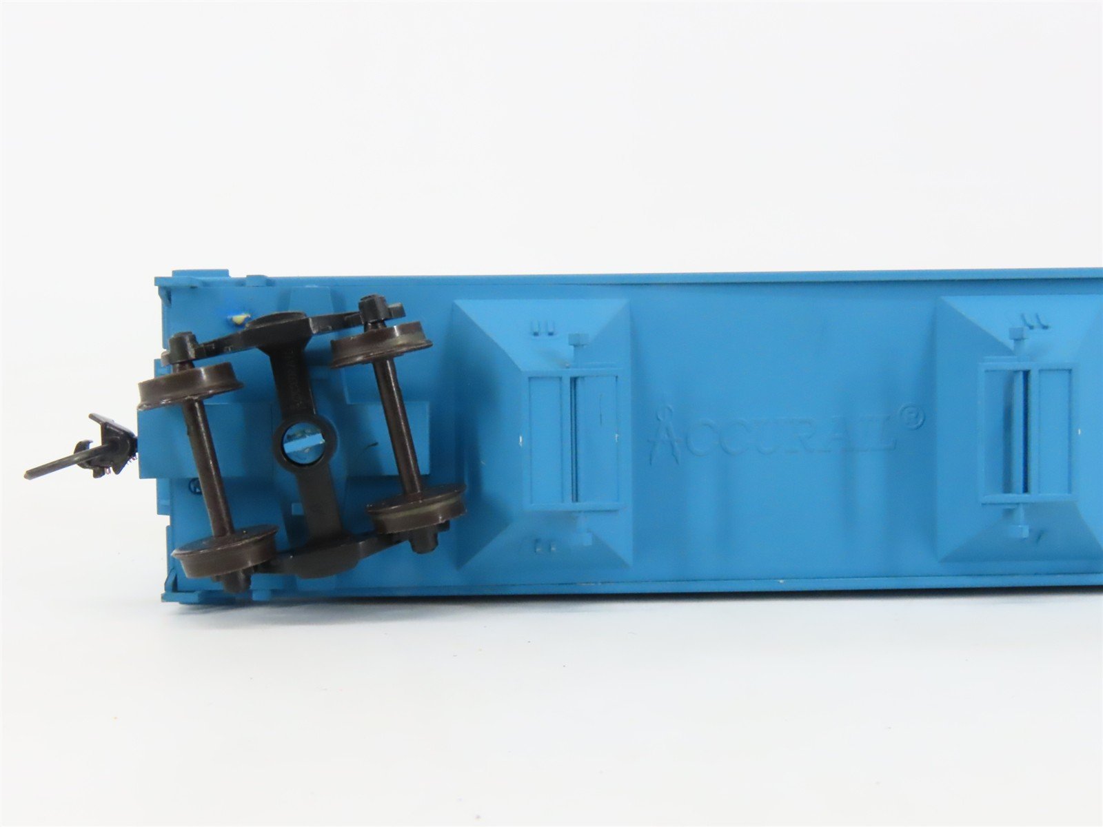 HO Scale Accurail 3331 GN Great Northern 3-Bay Covered Hopper 3-Car Pack