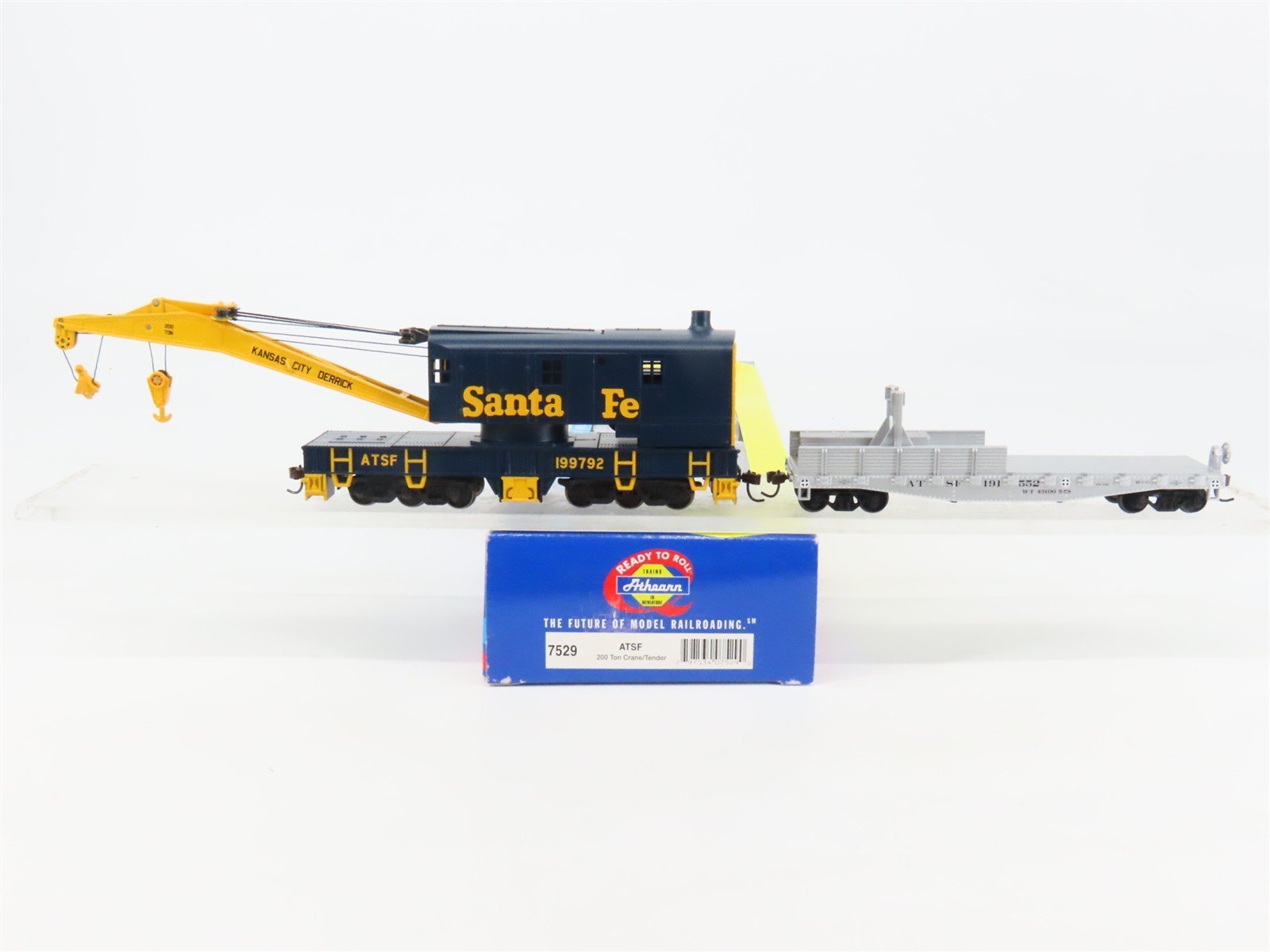 HO Scale Athearn RTR 7529 ATSF Santa Fe 200-Ton Crane & Tender #199792