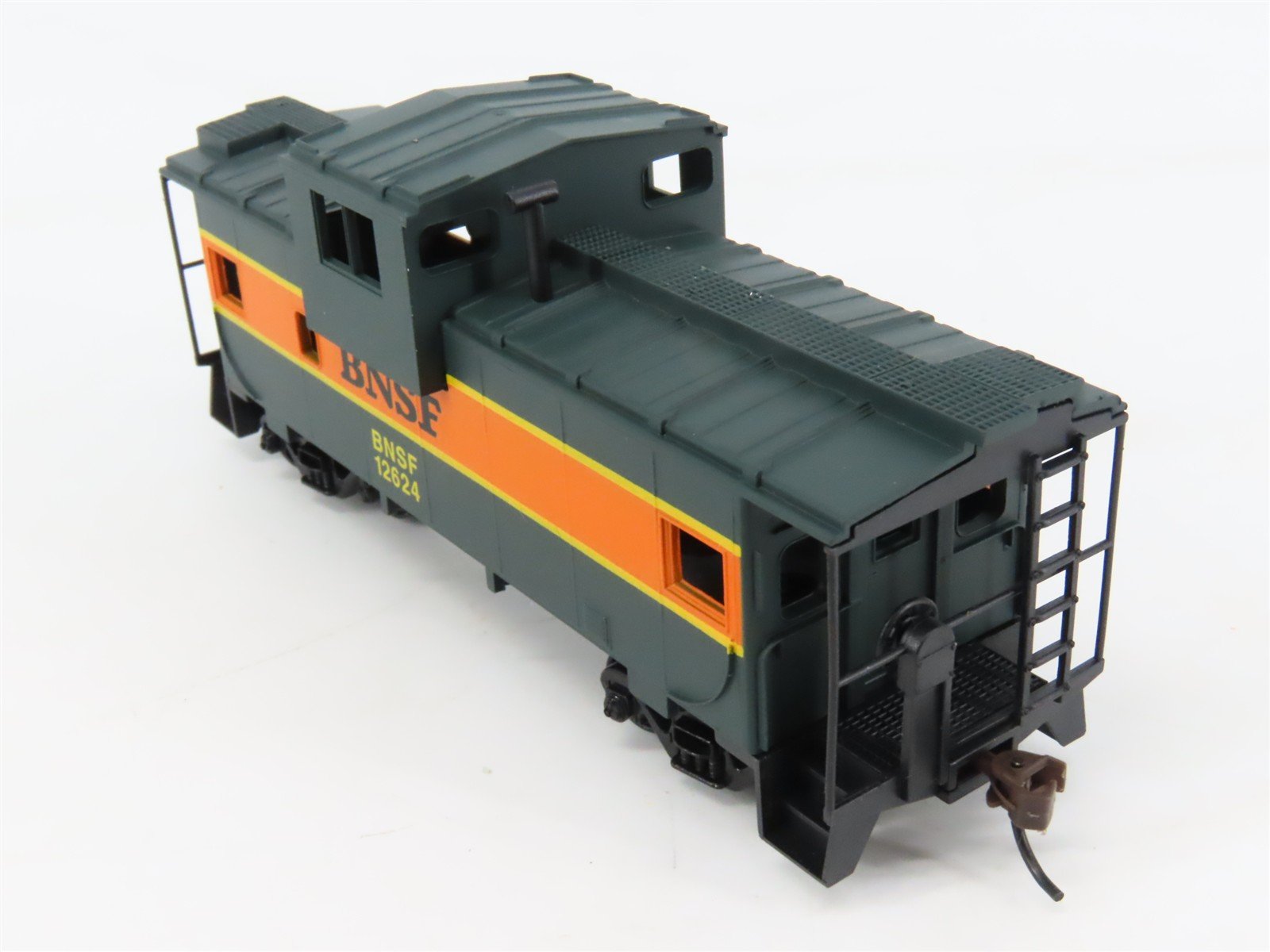 HO Scale Walthers 931-520 BNSF Railway Wide Vision Caboose #12624