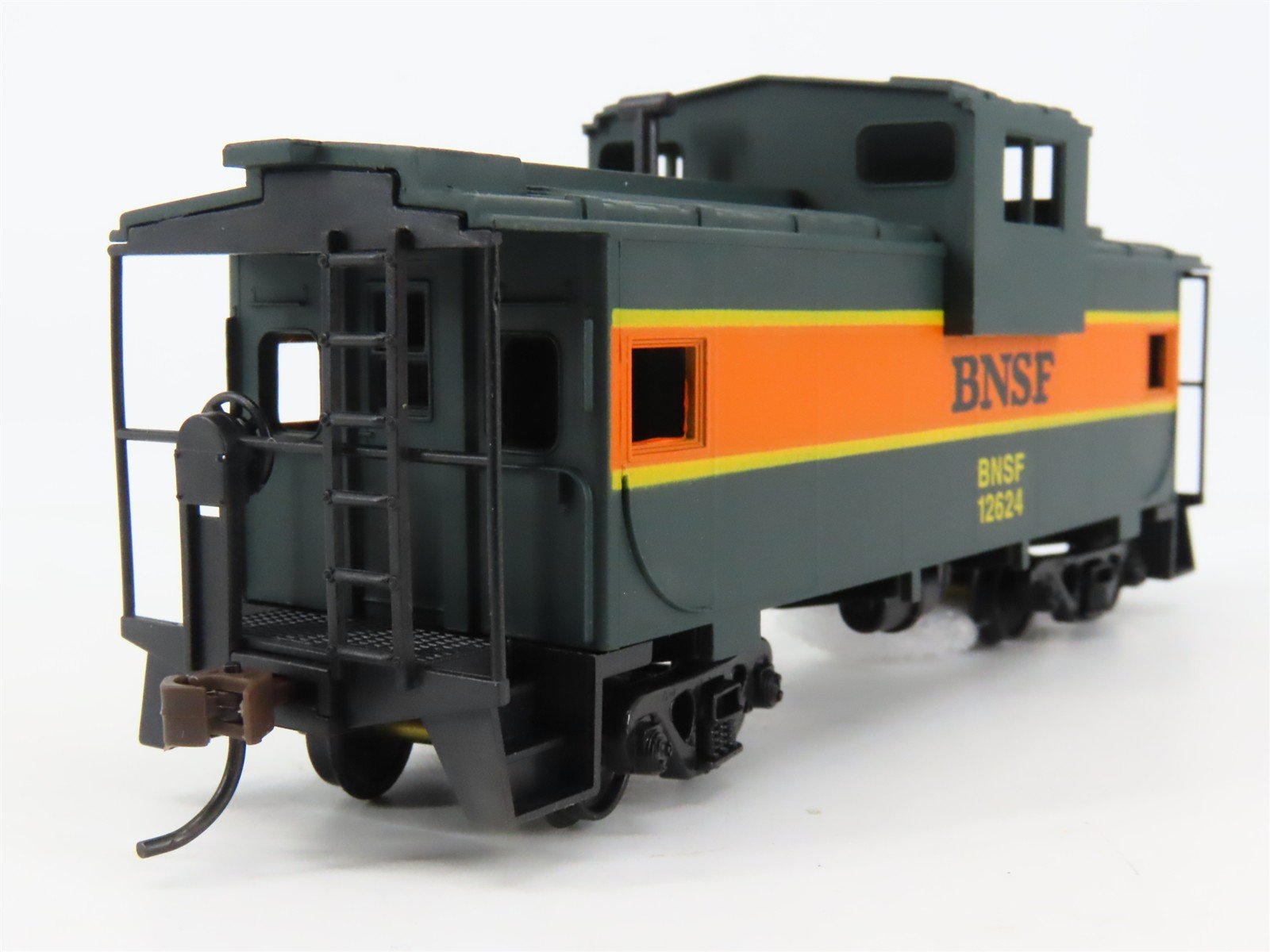 HO Scale Walthers 931-520 BNSF Railway Wide Vision Caboose #12624