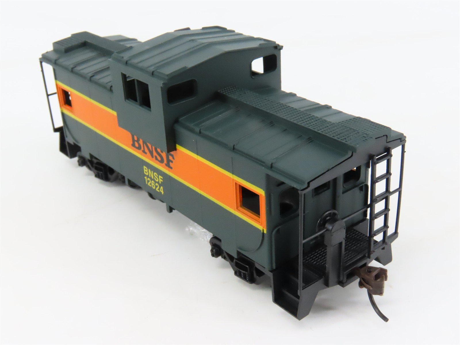 HO Scale Walthers 931-520 BNSF Railway Wide Vision Caboose #12624
