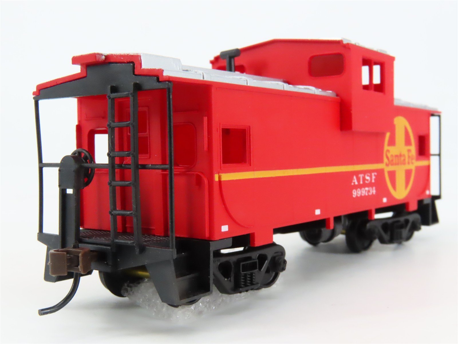 HO Scale Walthers 931-503 ATSF Santa Fe Extended Vision Caboose #999734