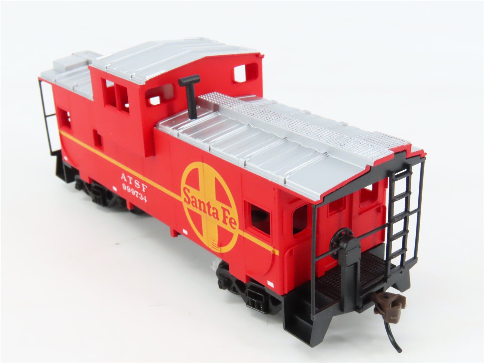 HO Scale Walthers 931-503 ATSF Santa Fe Extended Vision Caboose #999734
