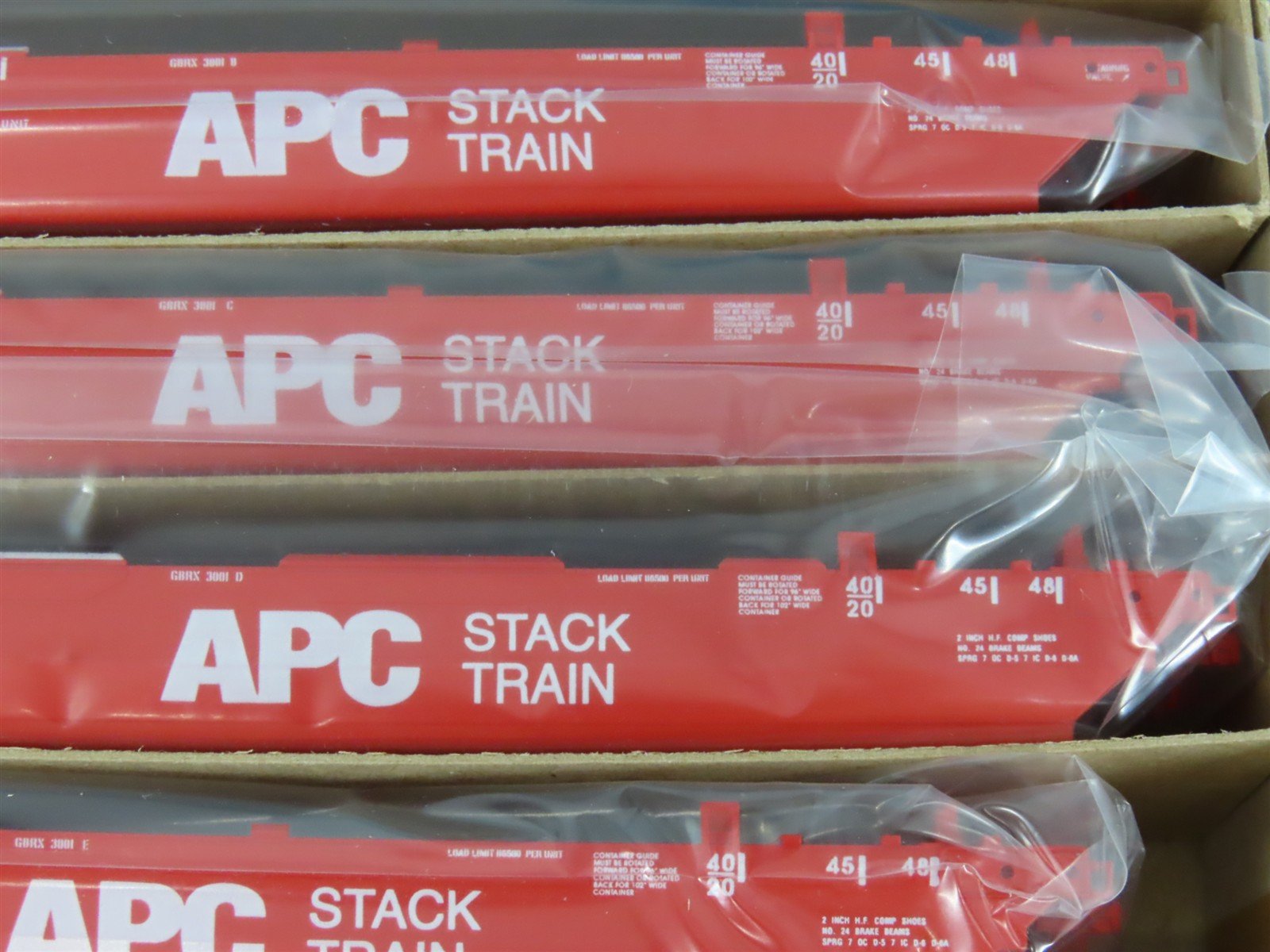 HO Scale Athearn 5914 GBRX/APC Gunderson Maxi-III Well 5-Car Kit