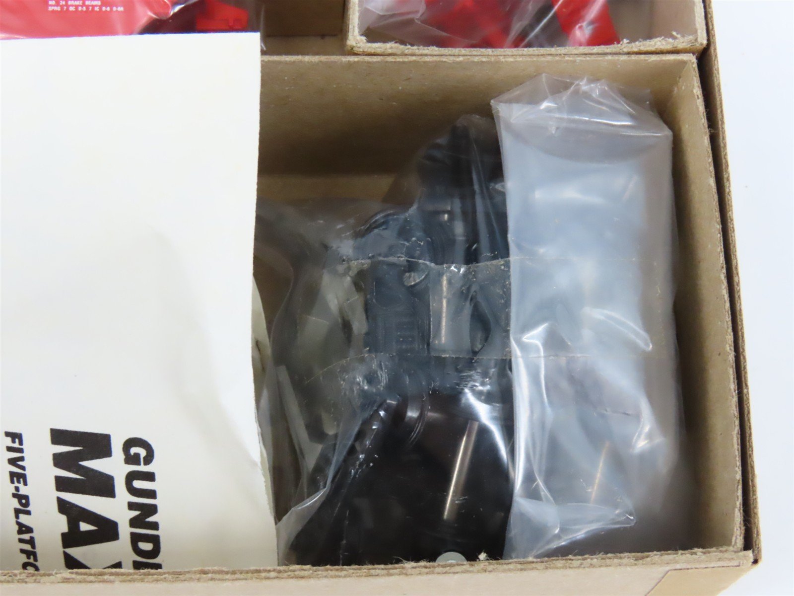 HO Scale Athearn 5914 GBRX/APC Gunderson Maxi-III Well 5-Car Kit