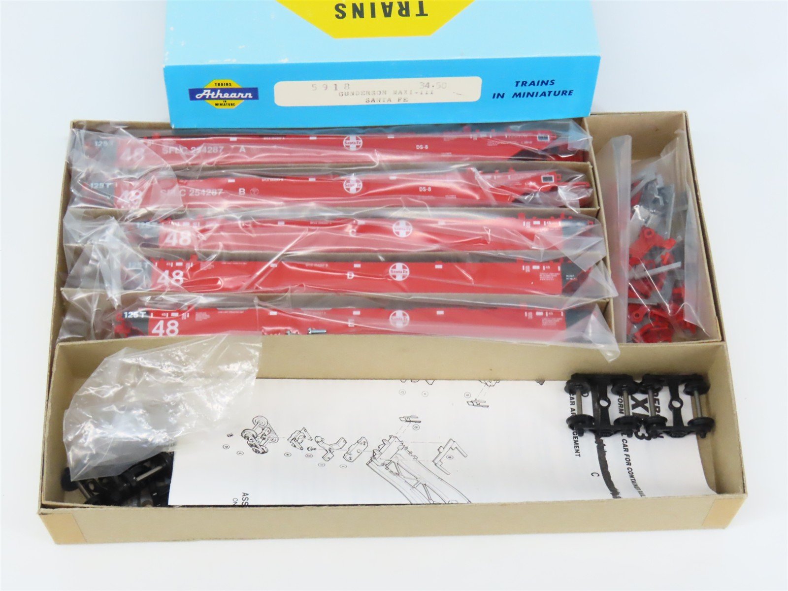 HO Scale Athearn 5918 ATSF Santa Fe Gunderson Maxi-III Well 5-Car Kit
