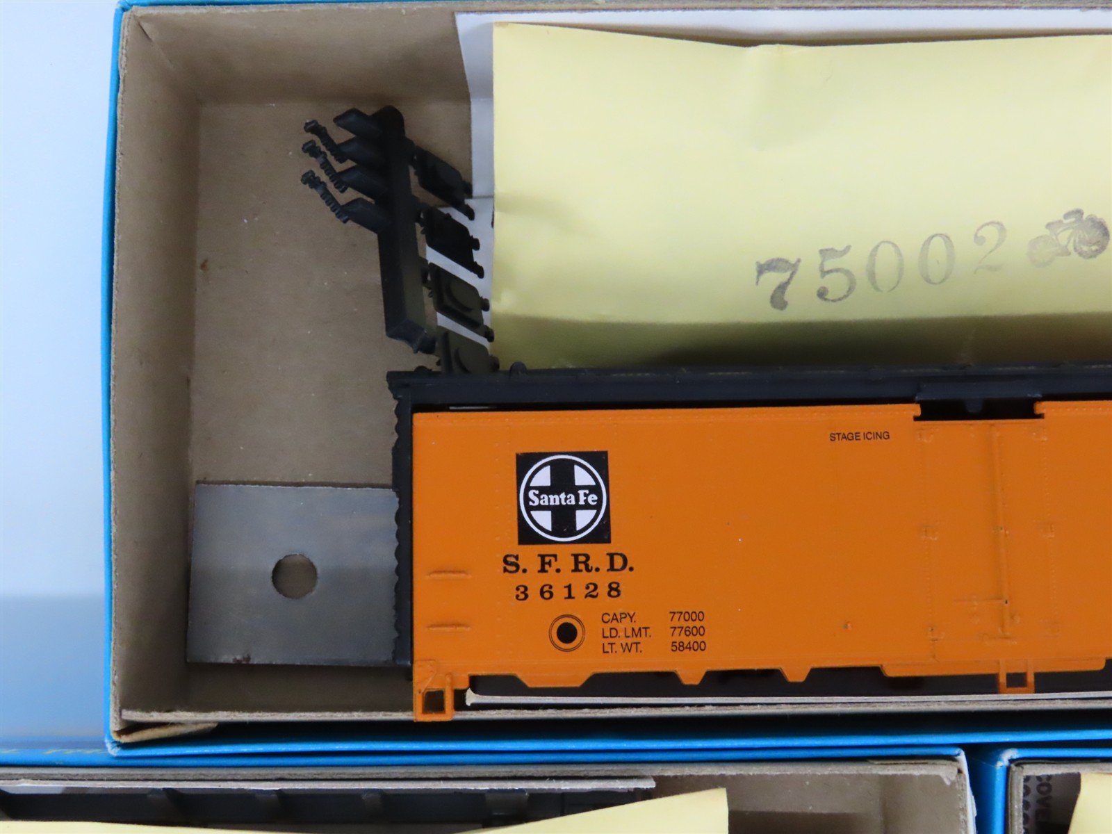 LOT of 7 HO Scale Athearn ATSF/Blatz/FGE 40' Steel Reefer Car Kit
