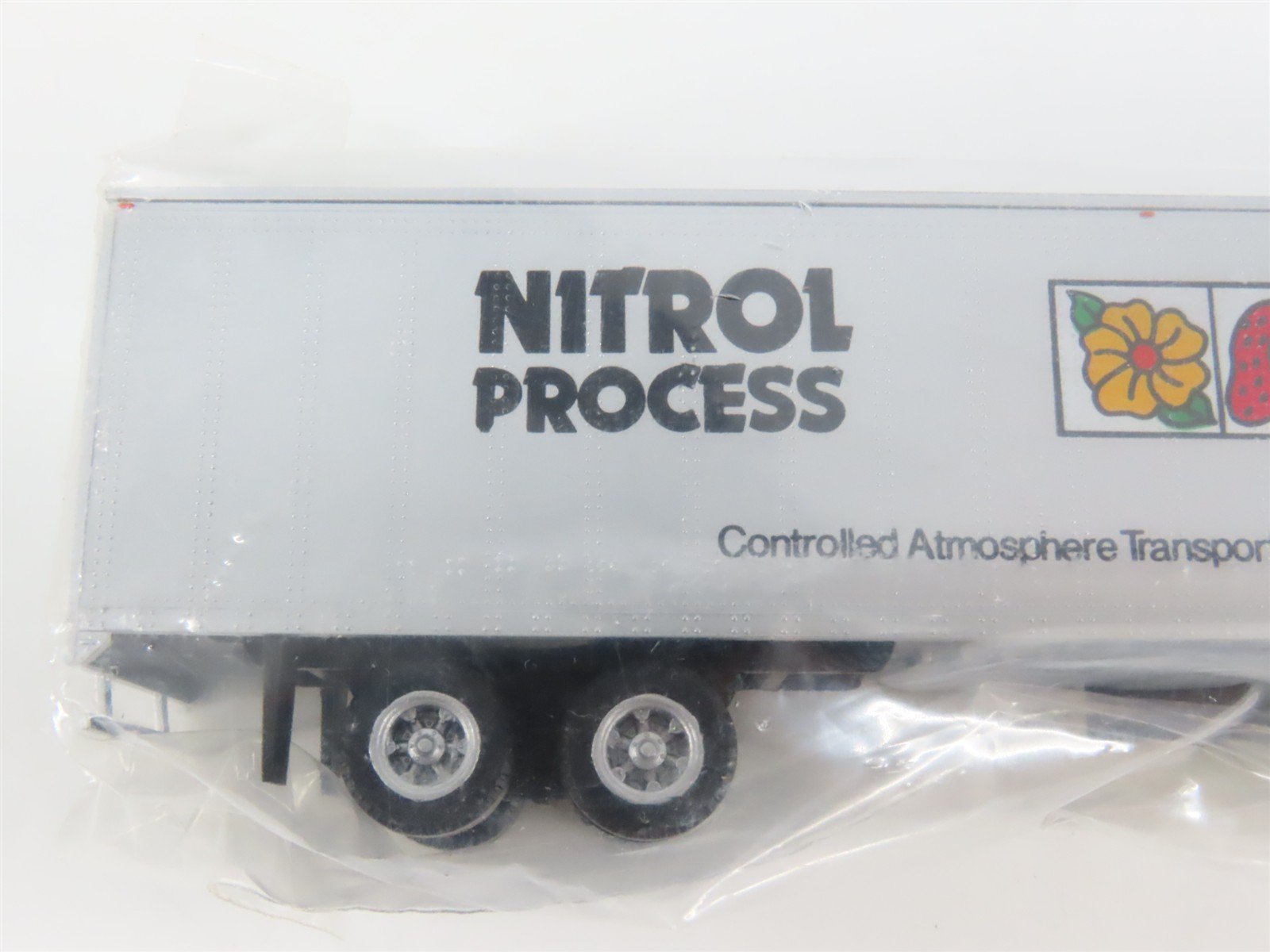LOT of 6 HO Scale Con-Cor 0004-820101 Nitrol Process 45' Trailers