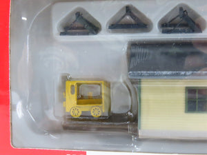 HO Scale Walthers 933-2804 Speeder Shed w/Speeder & Bumpers