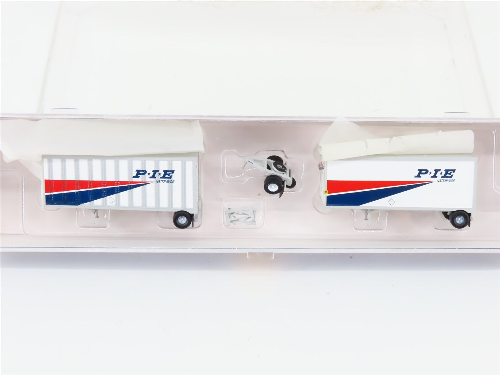 N Scale Athearn 10828 PIE Nationwide Two 28' Wedge Trailers w/ Dolly