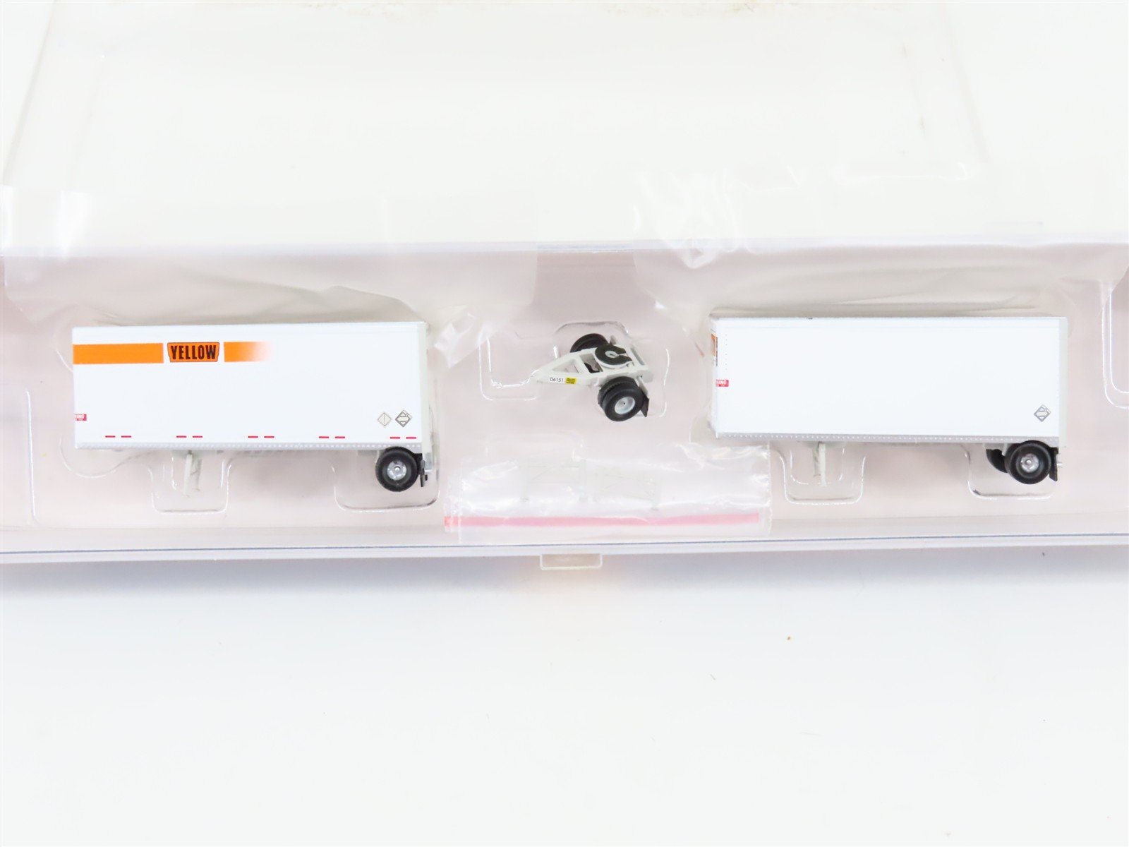 N Scale Athearn ATH10197 Yellow Two 28' Wedge Trailers w/ Dolly