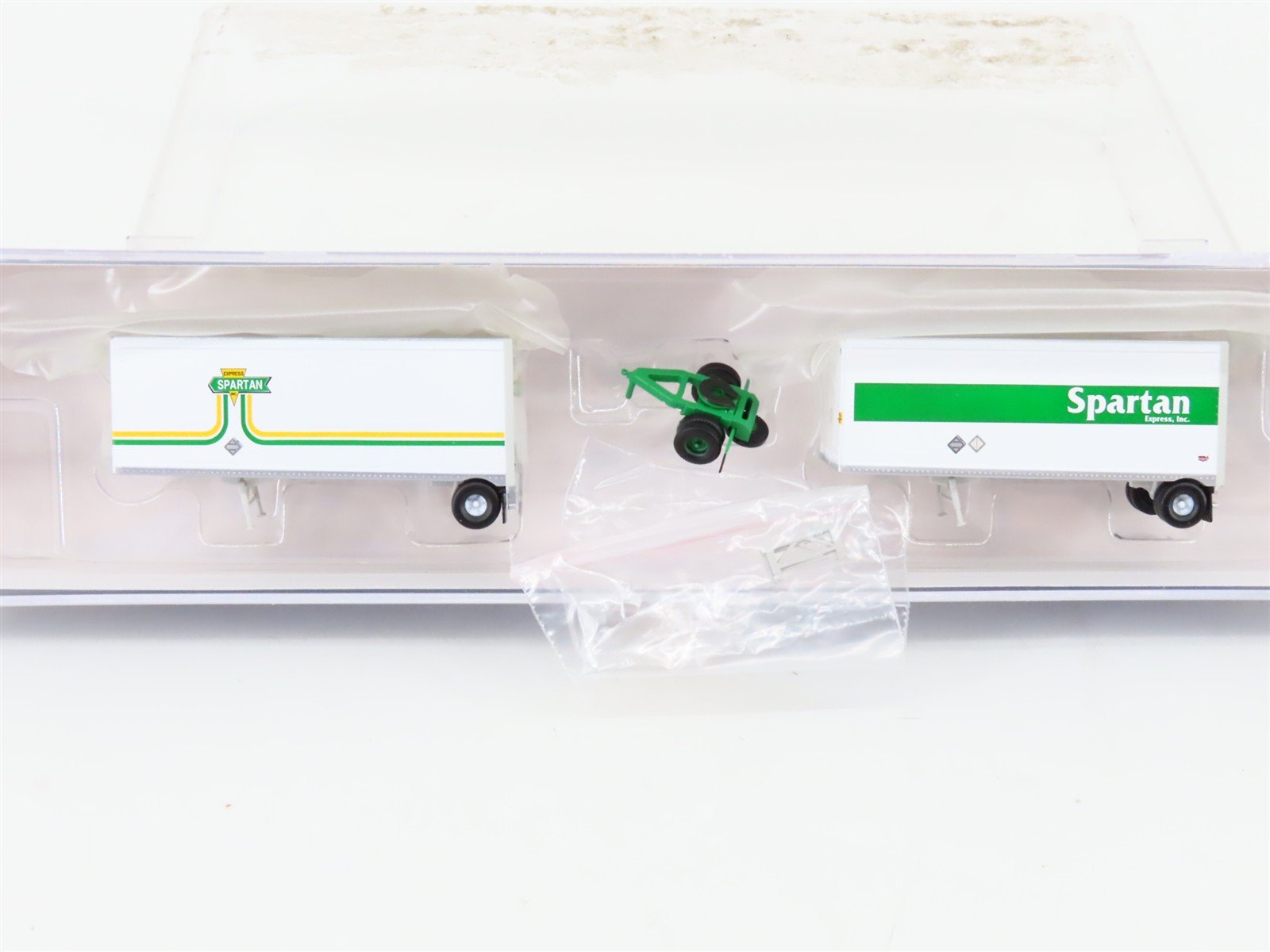 N Scale Athearn ATH10825 Spartan Two 28' Wedge Trailers w/ Dolly