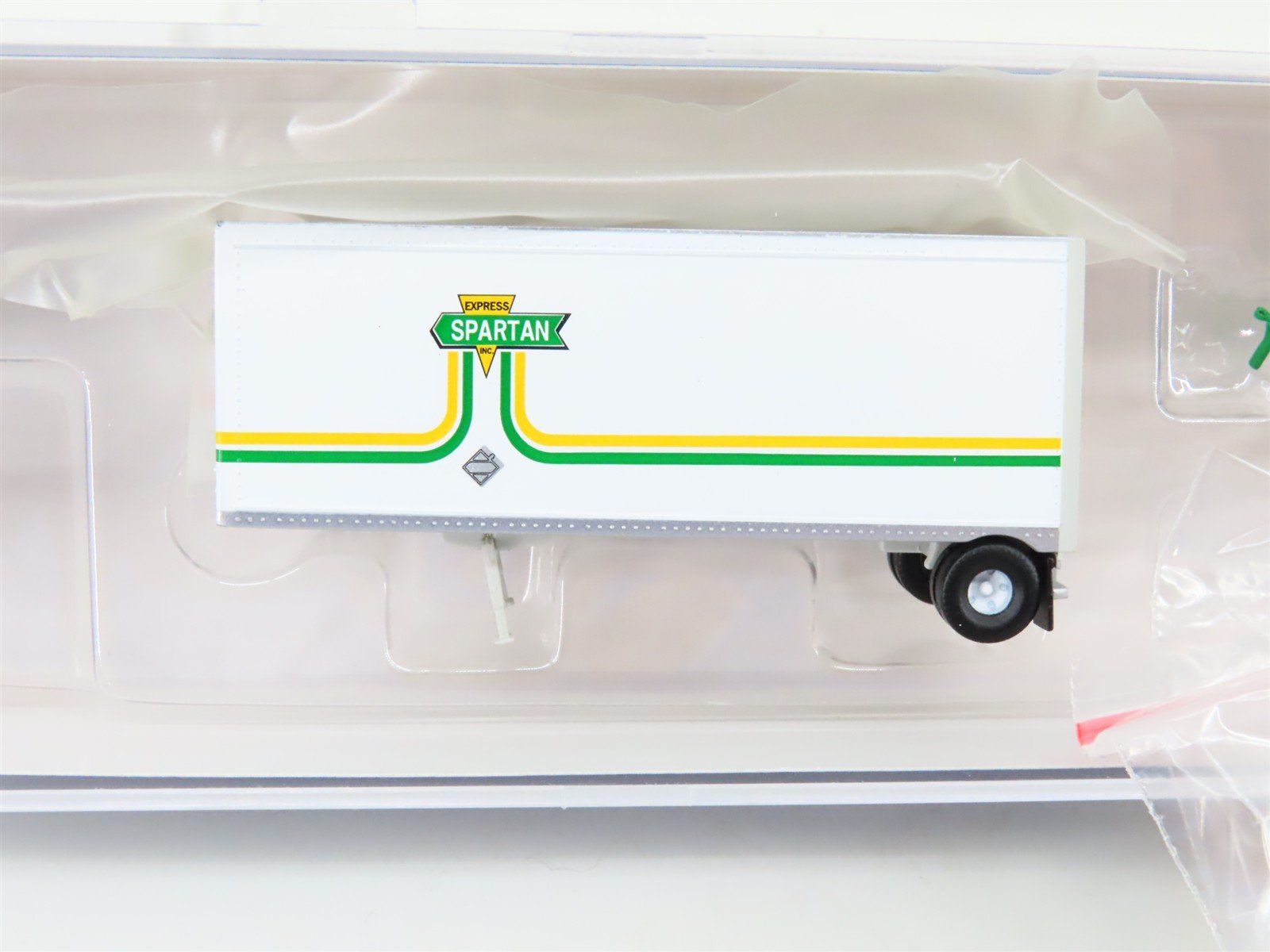 N Scale Athearn ATH10825 Spartan Two 28' Wedge Trailers w/ Dolly