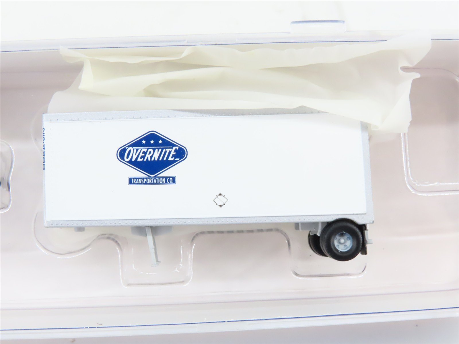 N Scale Athearn 10823 Overnite Transportation Two 28' Wedge Trailers w/ Dolly