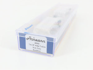 N Scale Athearn 28302 Roadway Two 28' Wedge Trailers w/ Dolly