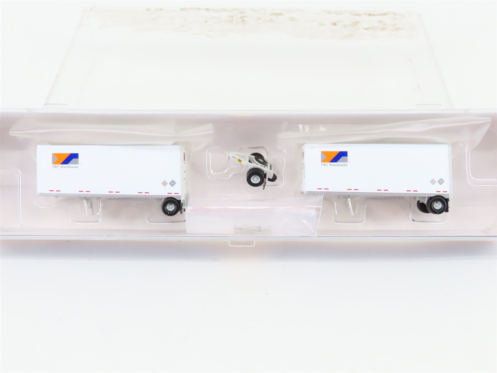 N Scale Athearn ATH28306 YRC Worldwide Two 28' Wedge Trailers w/ Dolly
