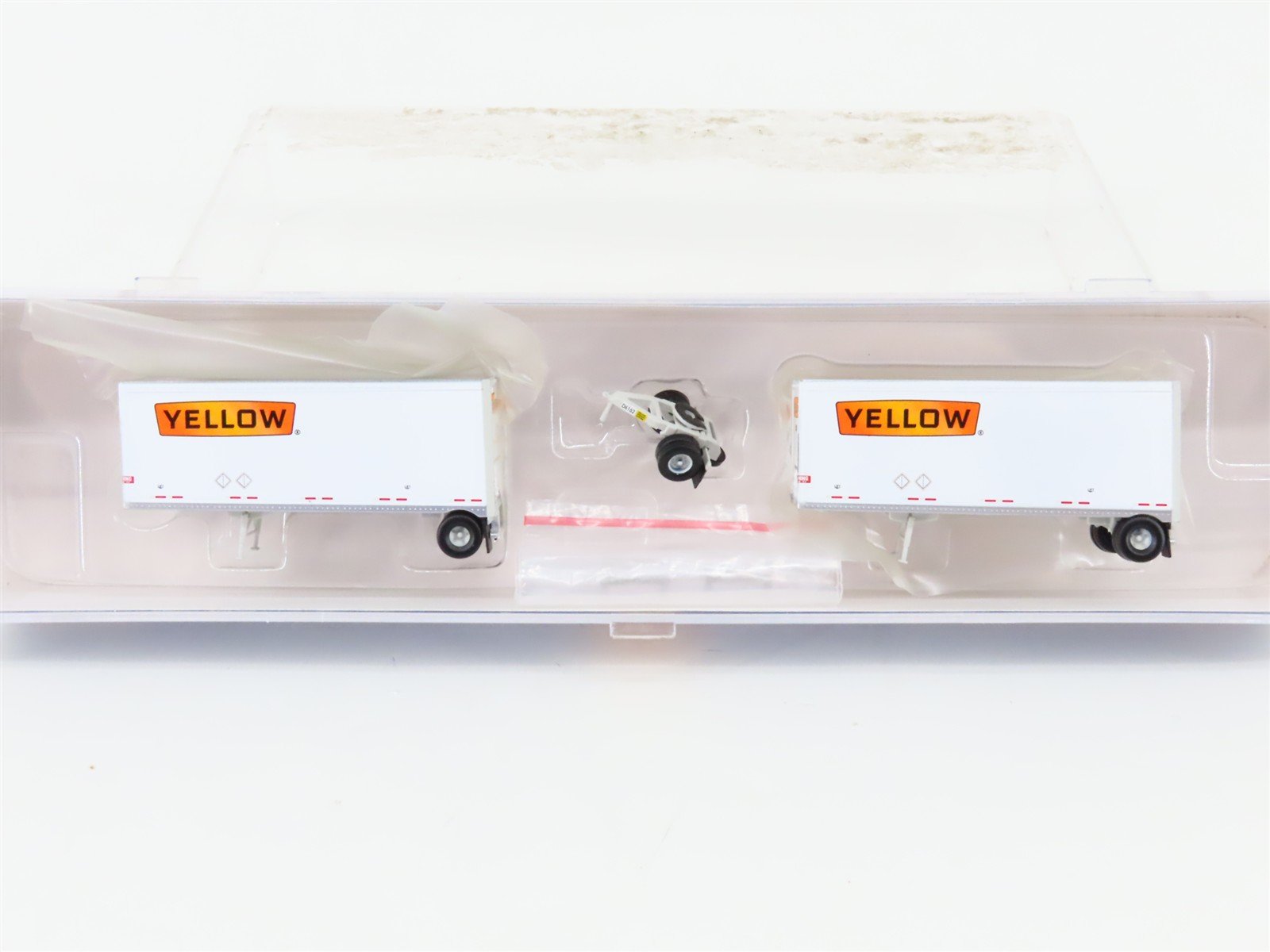 N Scale Athearn ATH10759 Yellow Two 28' Wedge Trailers w/ Dolly