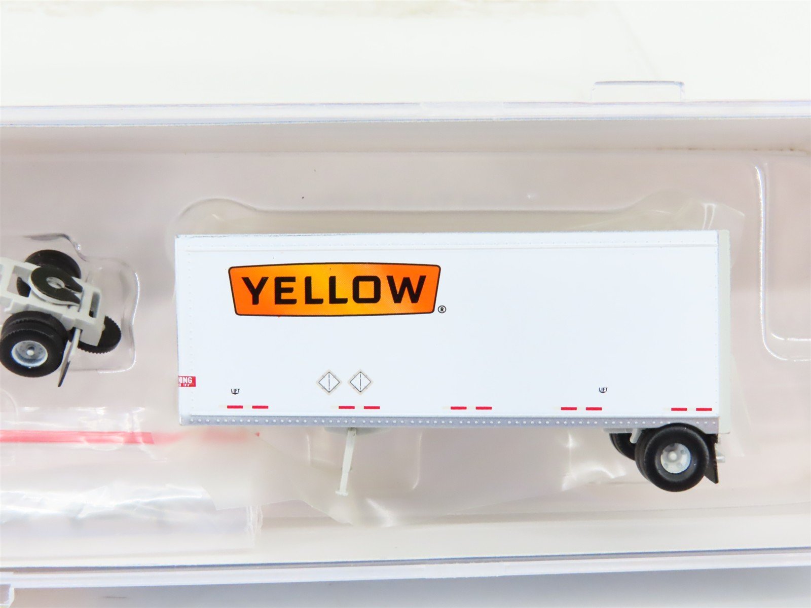 N Scale Athearn ATH10759 Yellow Two 28' Wedge Trailers w/ Dolly