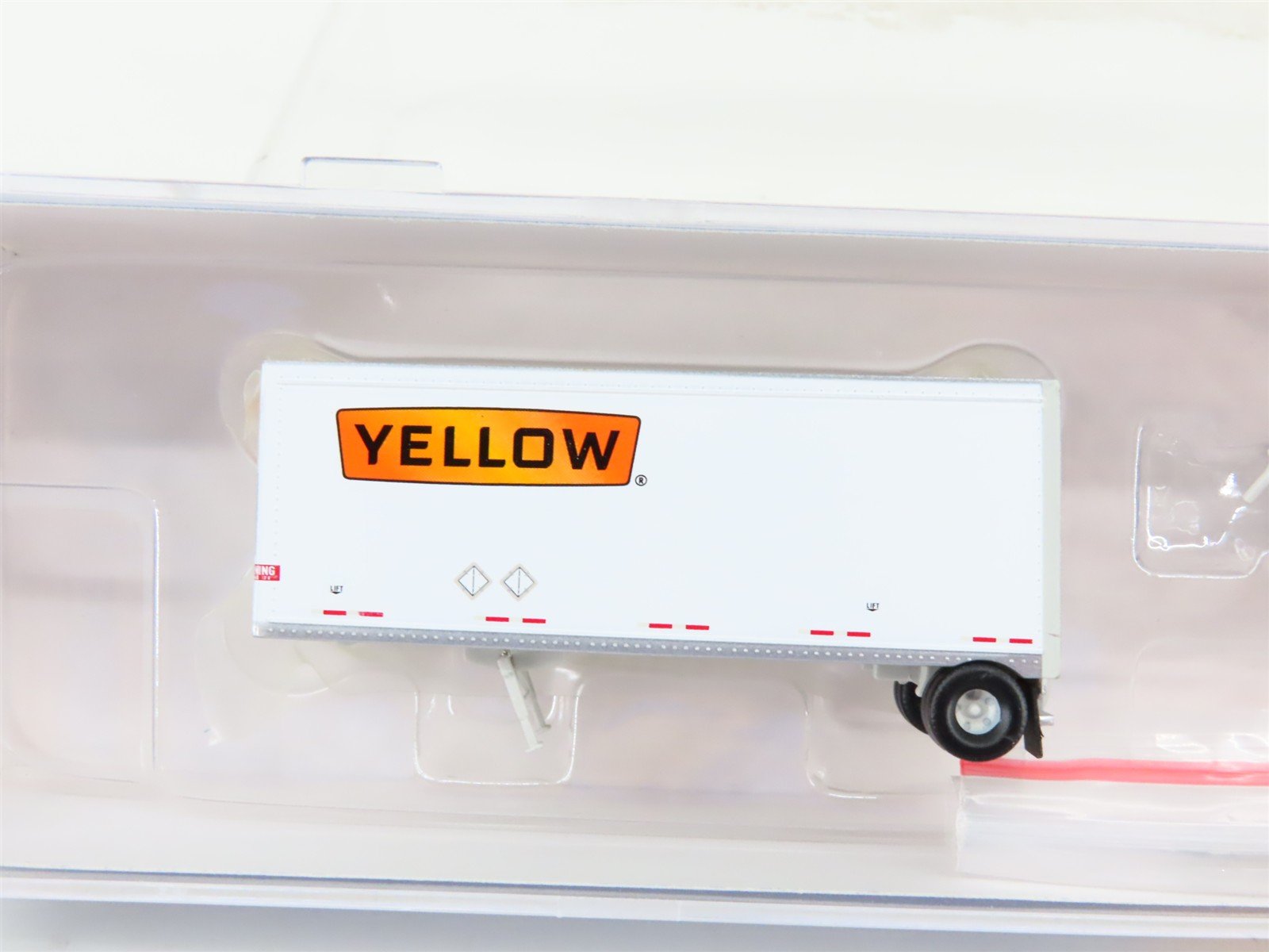 N Scale Athearn ATH10759 Yellow Two 28' Wedge Trailers w/ Dolly