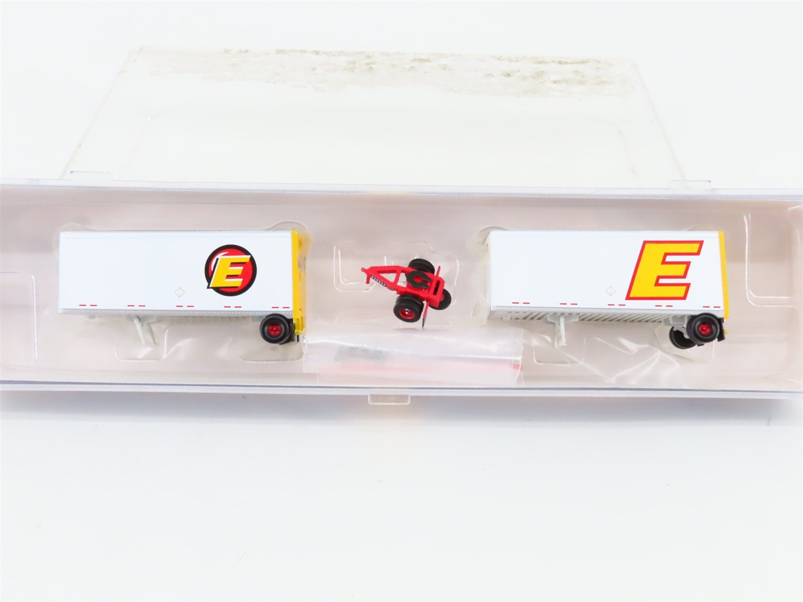 N Scale Athearn ATH10755 Estes Two 28' Wedge Trailers w/ Dolly