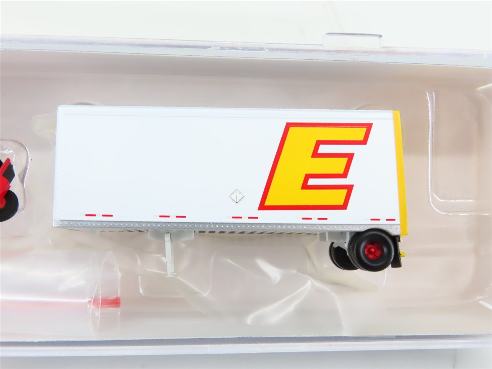 N Scale Athearn ATH10755 Estes Two 28' Wedge Trailers w/ Dolly