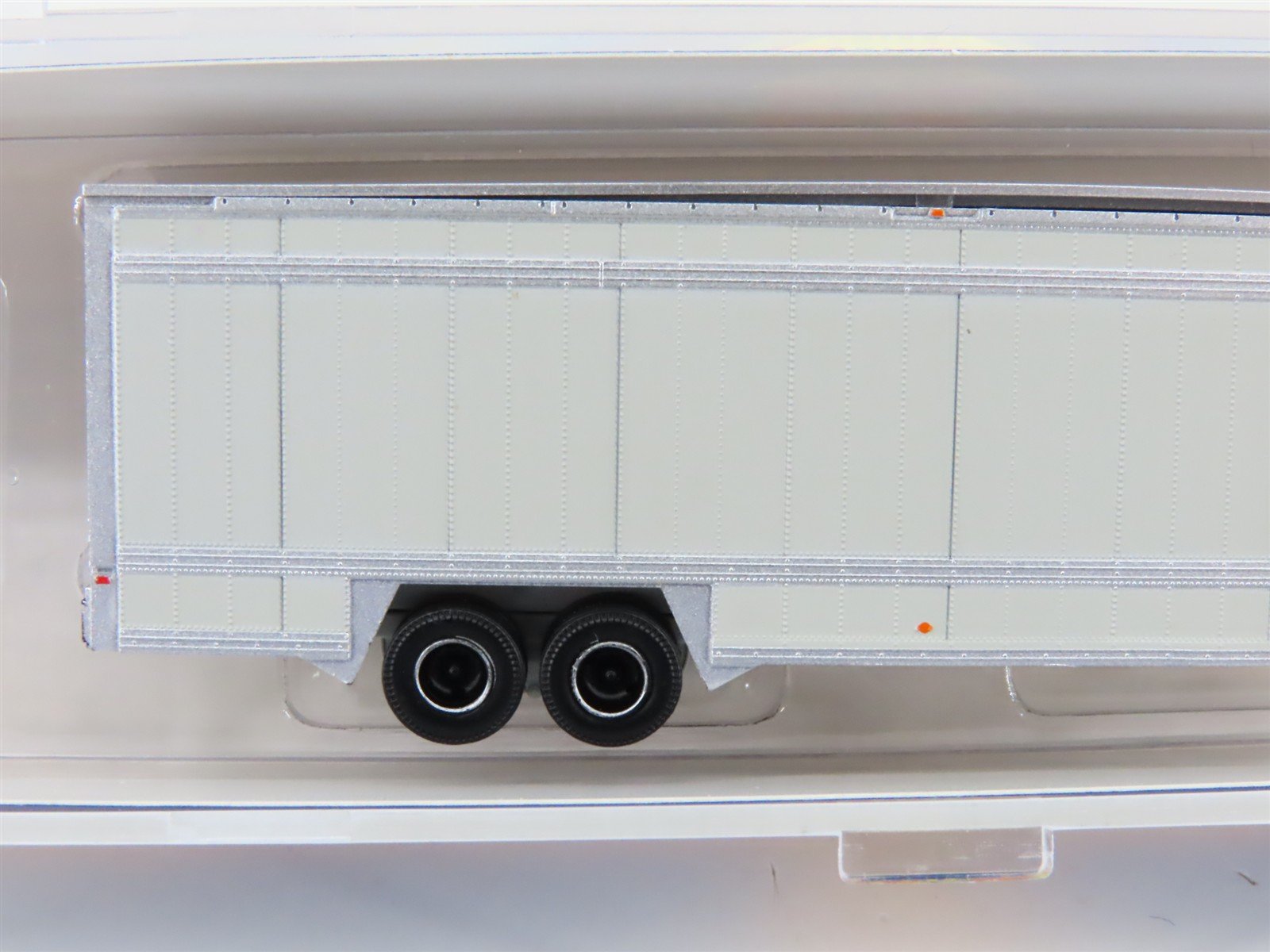 N Scale Athearn ATH6906 UPSZ United Parcel Service (No Logo) 40' Trailer #87969