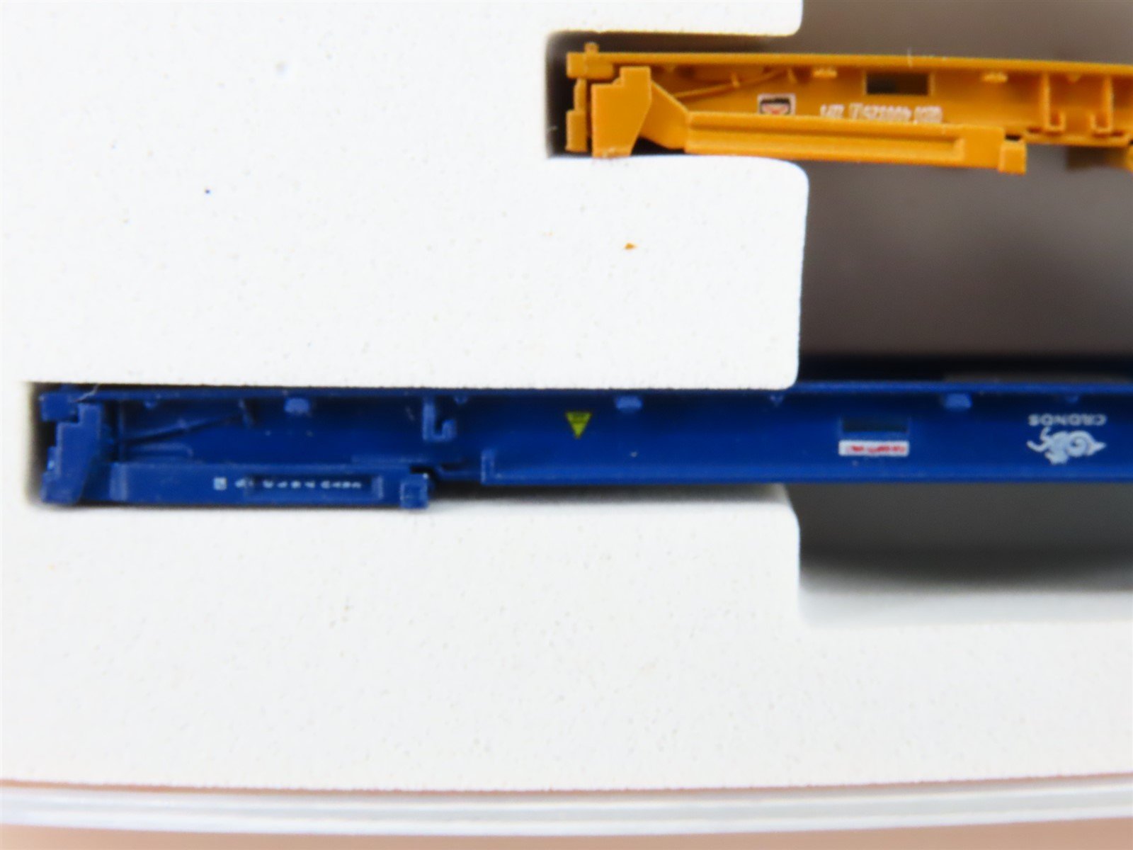 N Scale JTC Jacksonville Terminal Company 402551 Flatracks Container Assortment