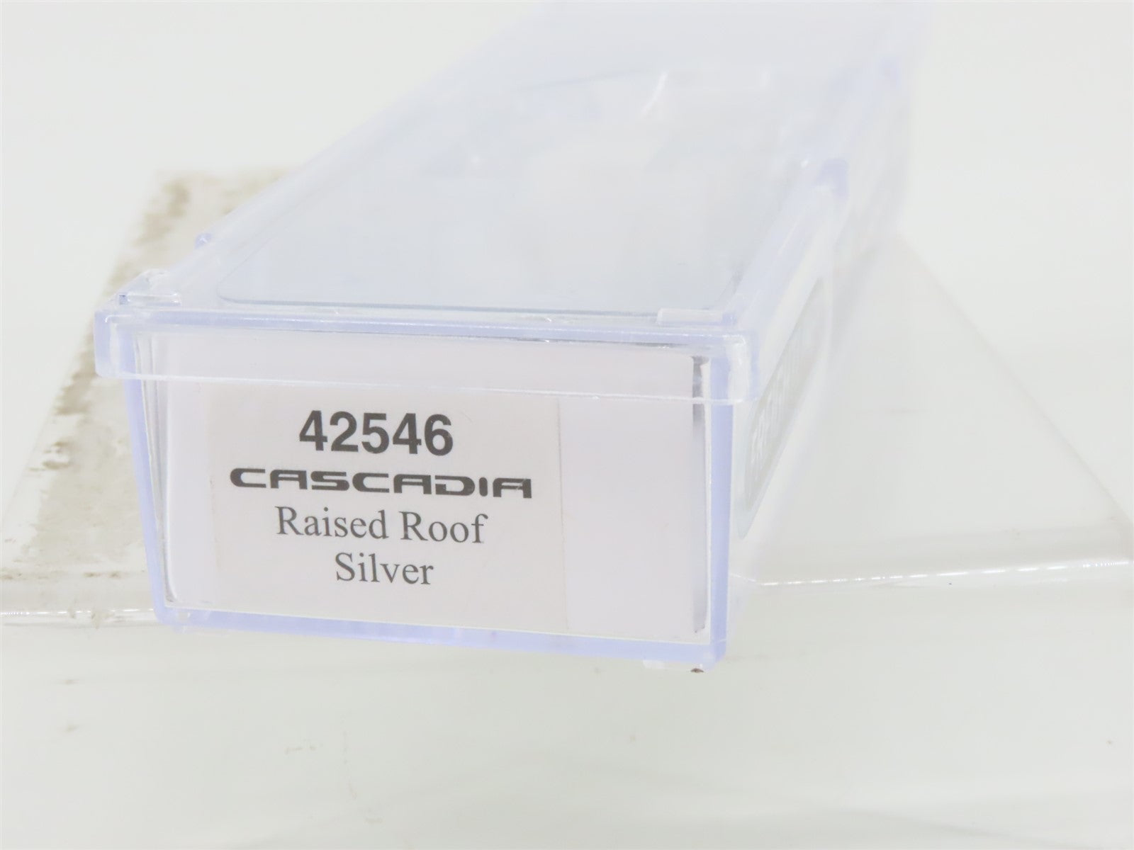 N Scale Trainworx 42546 Freightliner Cascadia Raised Roof Silver Tractor