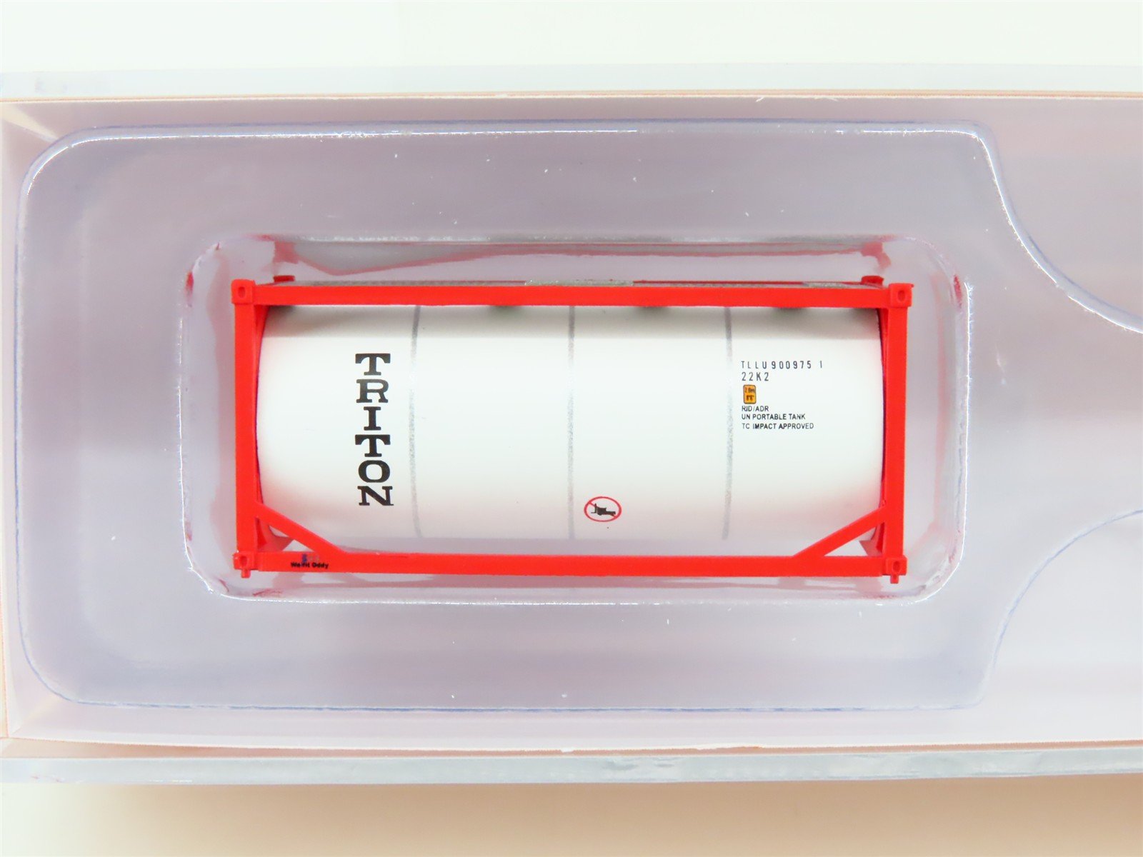 N Scale JTC 205208 Triton Leading 20' Standard Tank Container 2-Pack