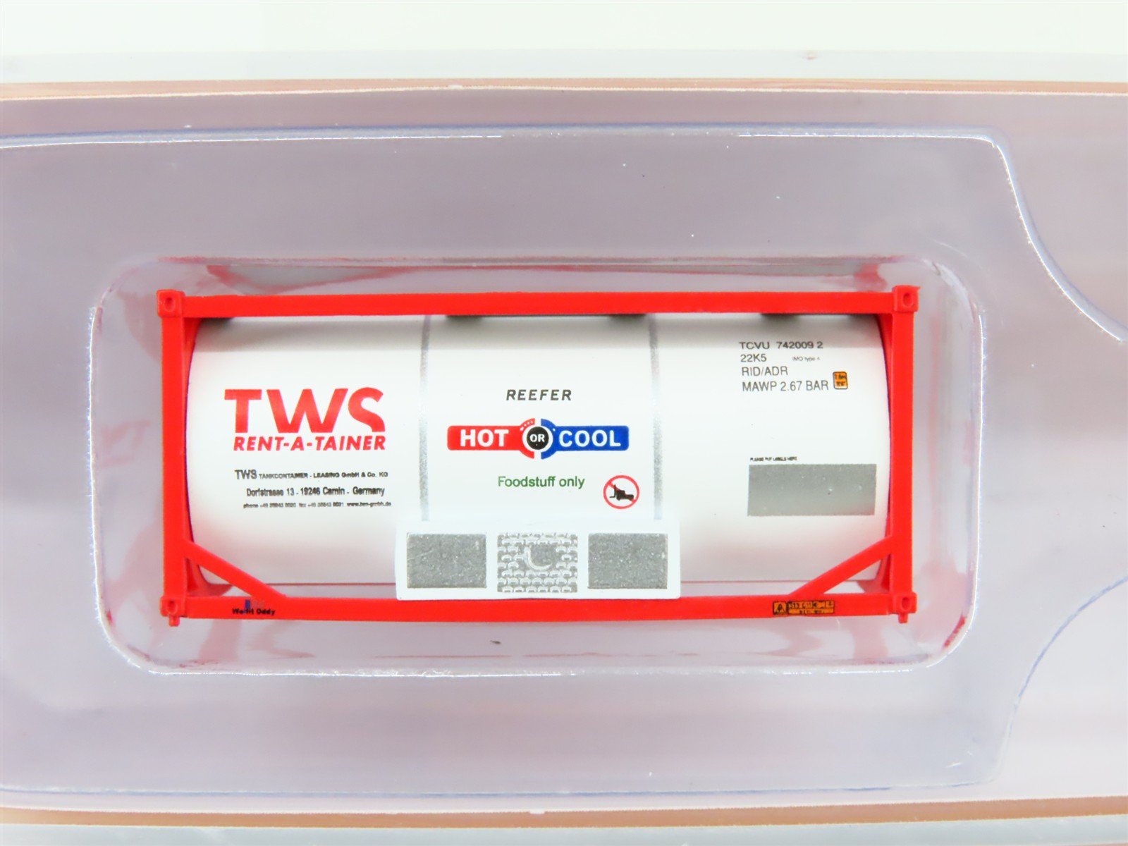 N Scale JTC 205211 TWS Rent-A-Tainer 20' Standard Tank Container 2-Pack