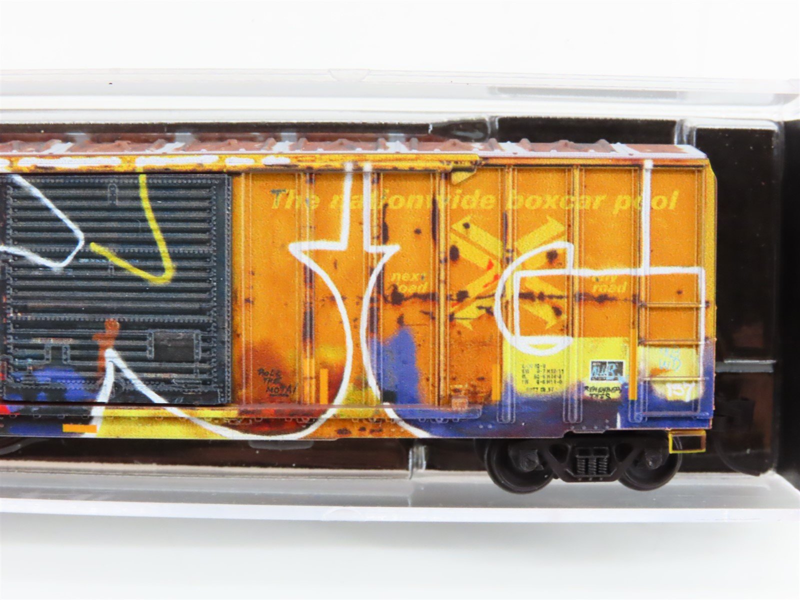 N Scale Micro-Trains MTL 02545014 RBOX Railbox 50' Box Car #32013 w/ Graffiti