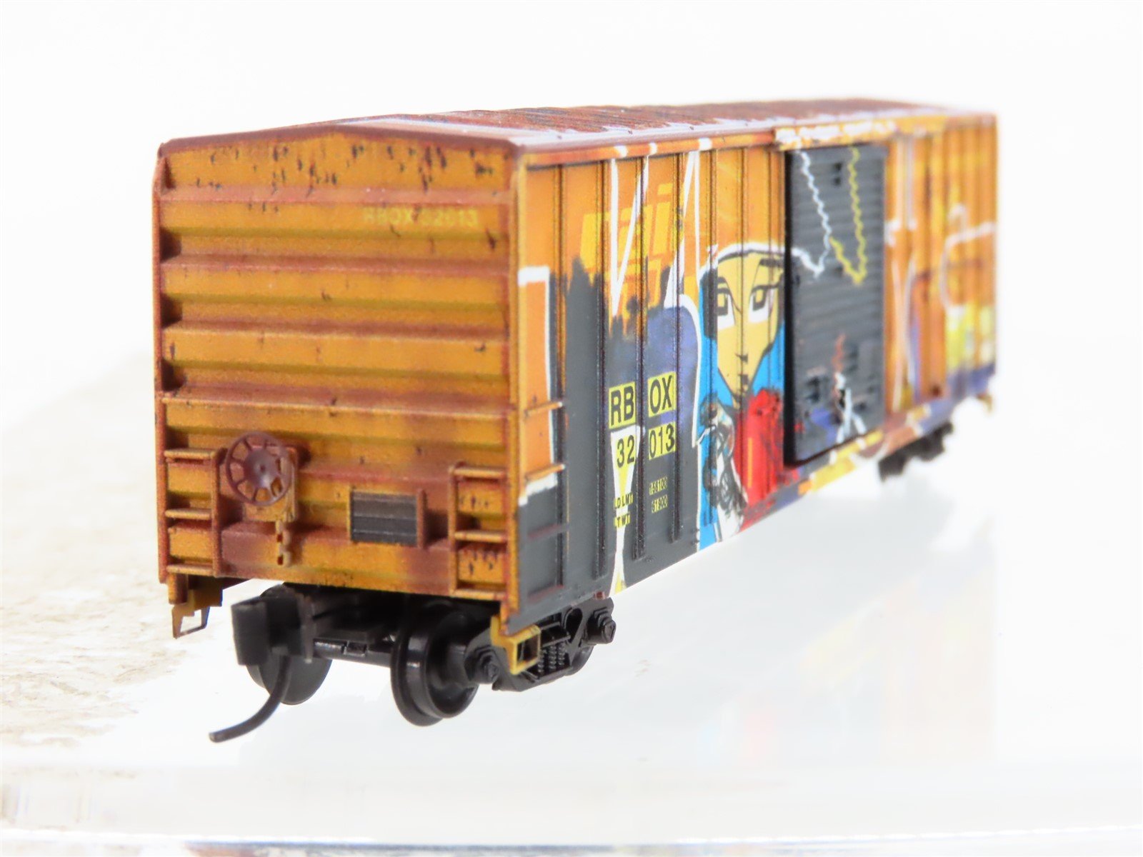 N Scale Micro-Trains MTL 02545014 RBOX Railbox 50' Box Car #32013 w/ Graffiti