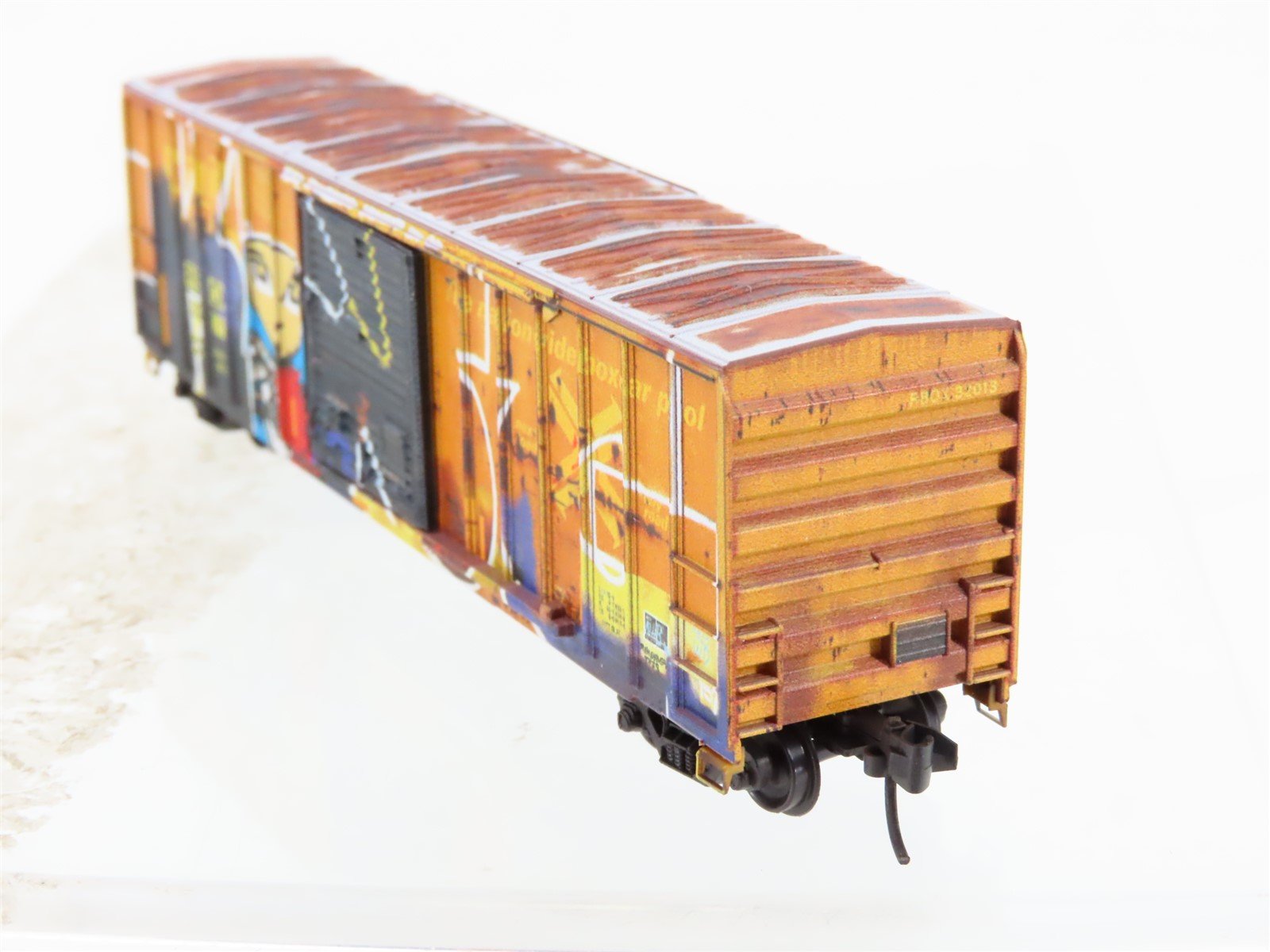 N Scale Micro-Trains MTL 02545014 RBOX Railbox 50' Box Car #32013 w/ Graffiti