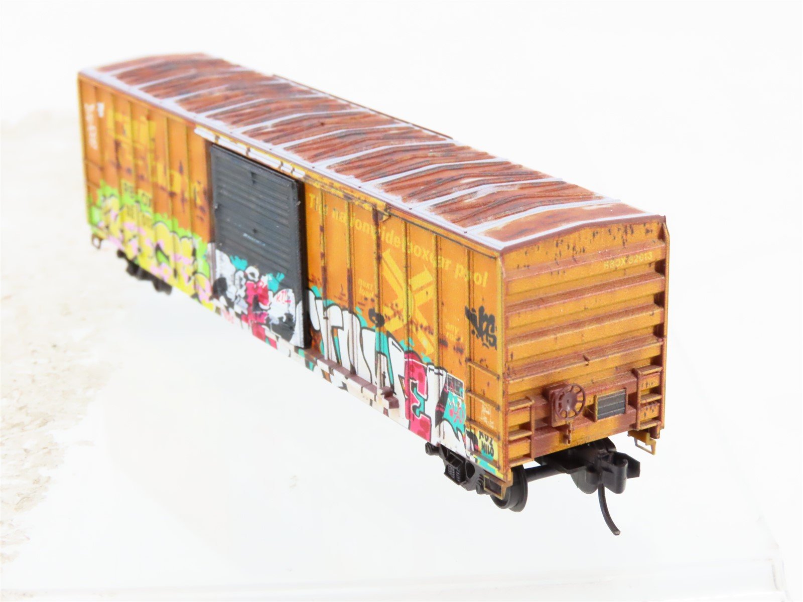 N Scale Micro-Trains MTL 02545014 RBOX Railbox 50' Box Car #32013 w/ Graffiti