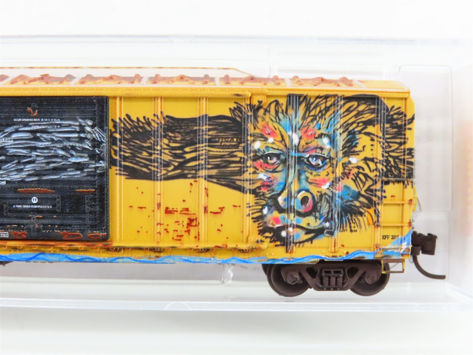 N Scale Micro-Trains MTL 02553011 RBOX Railbox 50' Box Car #52264 w/ Graffiti