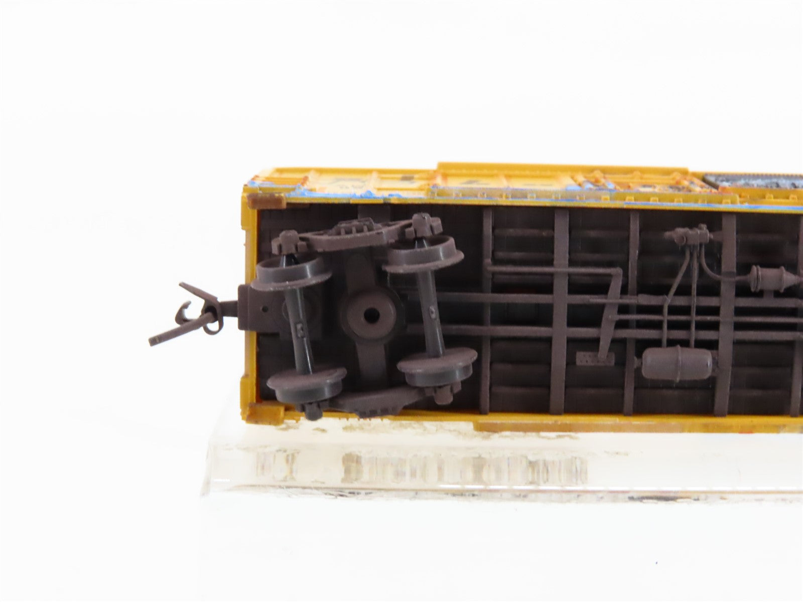N Scale Micro-Trains MTL 02553011 RBOX Railbox 50' Box Car #52264 w/ Graffiti