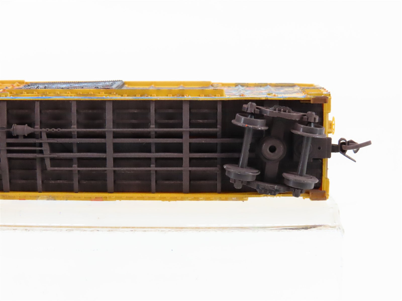N Scale Micro-Trains MTL 02553011 RBOX Railbox 50' Box Car #52264 w/ Graffiti