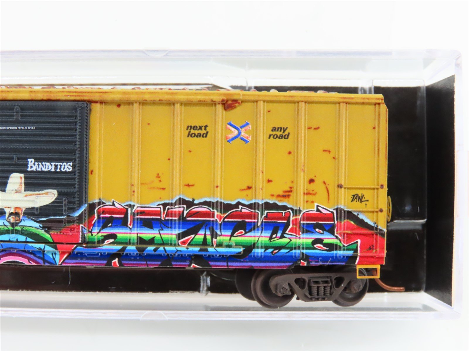 N Scale Micro-Trains MTL 02544564 RBOX Railbox 50' Box Car #34724 w/ Graffiti