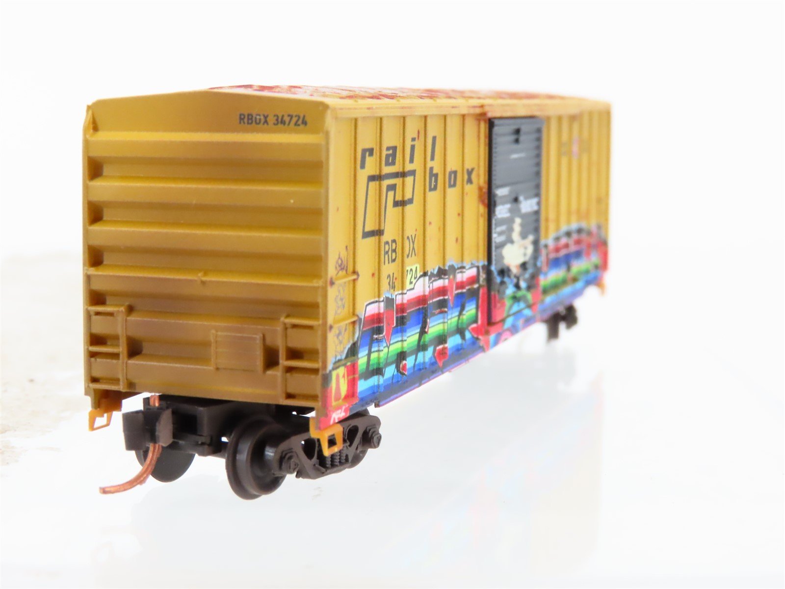 N Scale Micro-Trains MTL 02544564 RBOX Railbox 50' Box Car #34724 w/ Graffiti