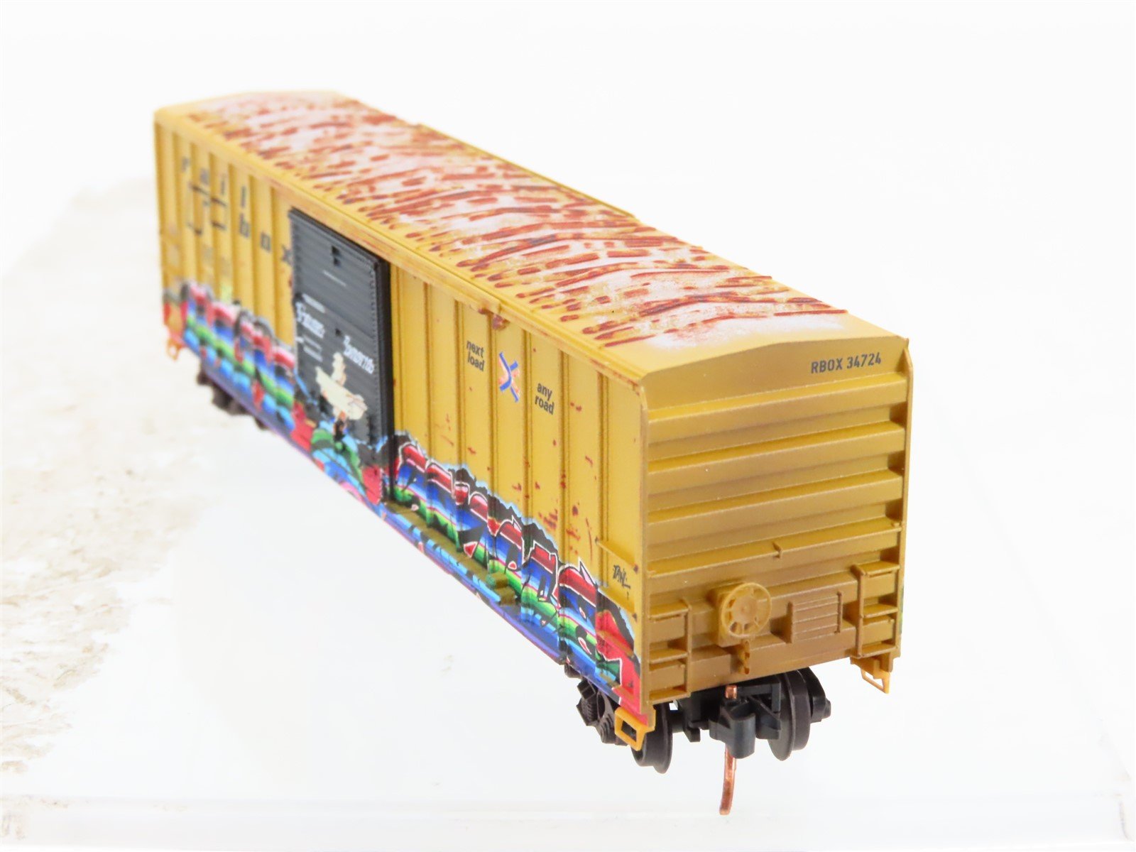 N Scale Micro-Trains MTL 02544564 RBOX Railbox 50' Box Car #34724 w/ Graffiti