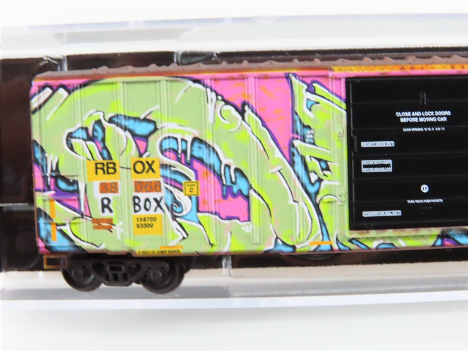 N Scale Micro-Trains MTL 02545011 RBOX Railbox 50' Box Car #38068 w/ Graffiti