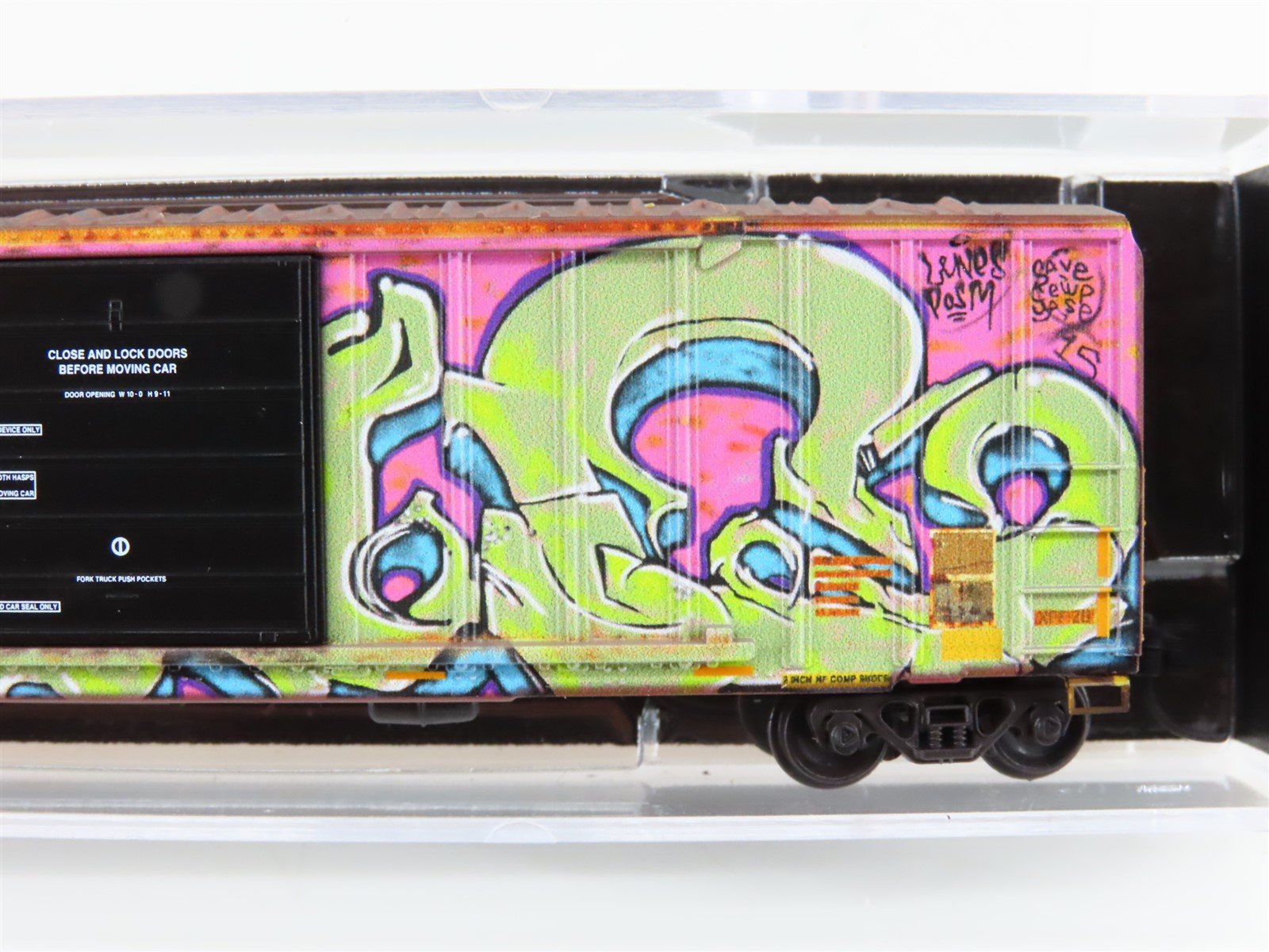 N Scale Micro-Trains MTL 02545011 RBOX Railbox 50' Box Car #38068 w/ Graffiti