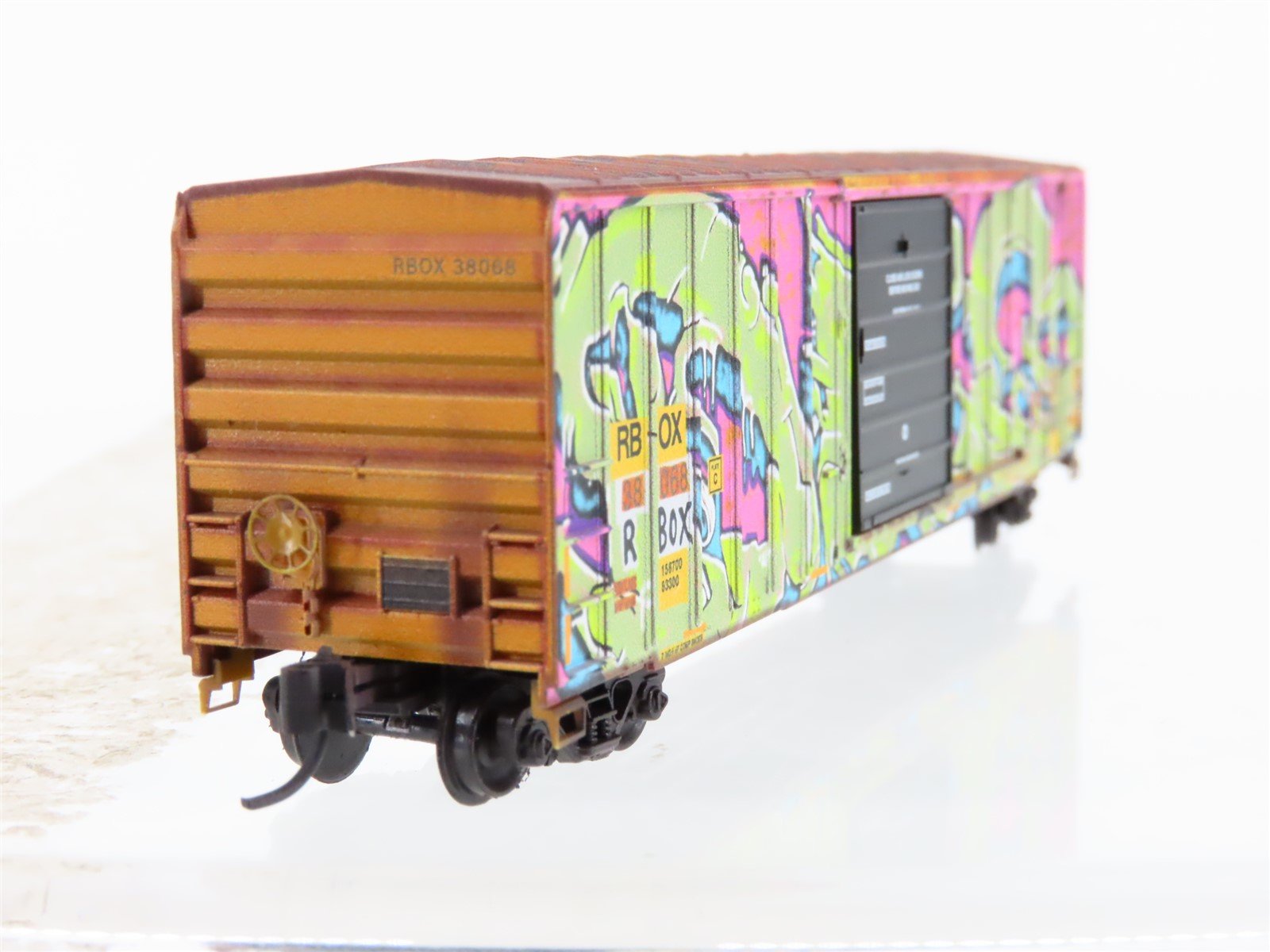 N Scale Micro-Trains MTL 02545011 RBOX Railbox 50' Box Car #38068 w/ Graffiti