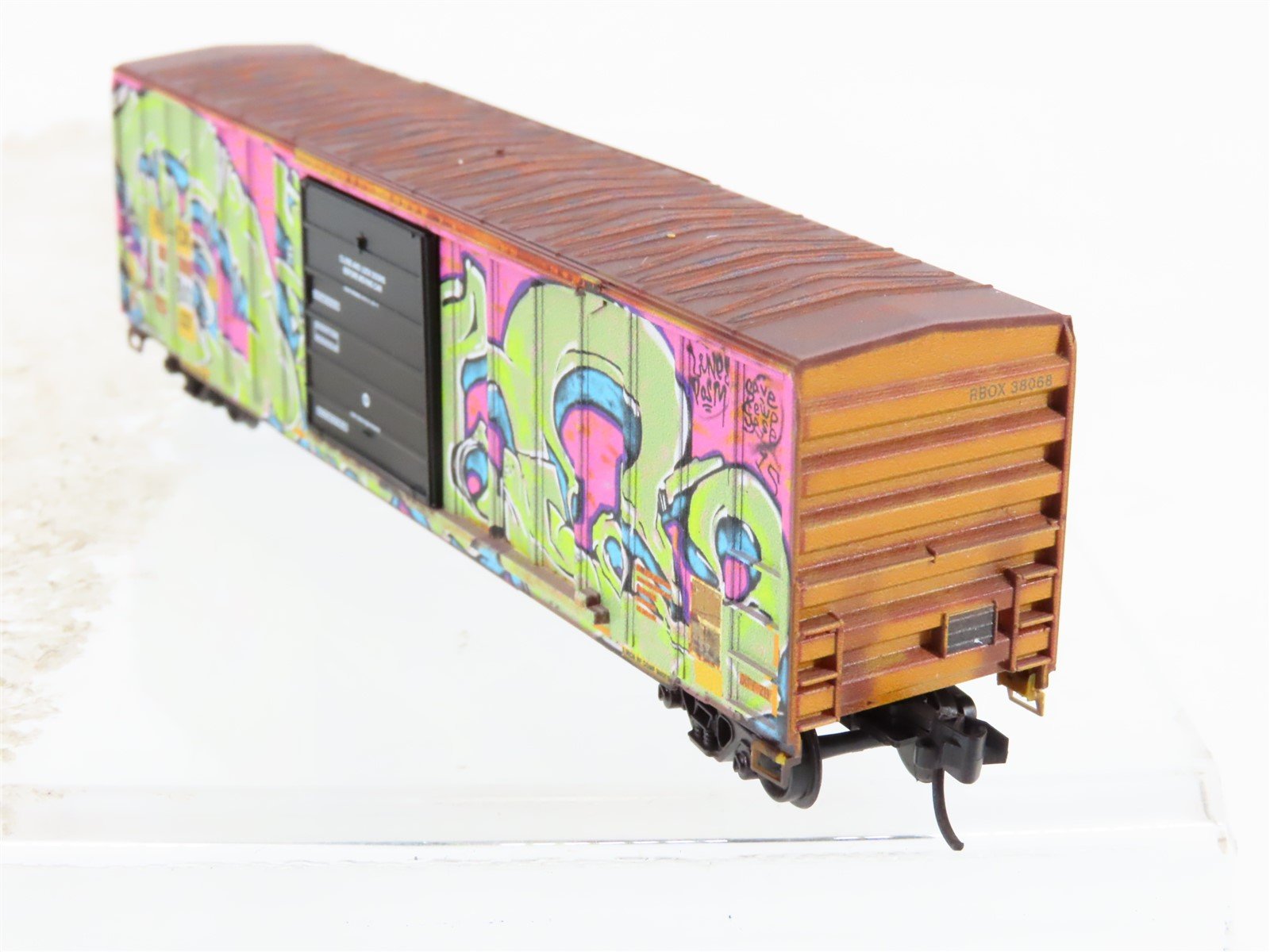 N Scale Micro-Trains MTL 02545011 RBOX Railbox 50' Box Car #38068 w/ Graffiti