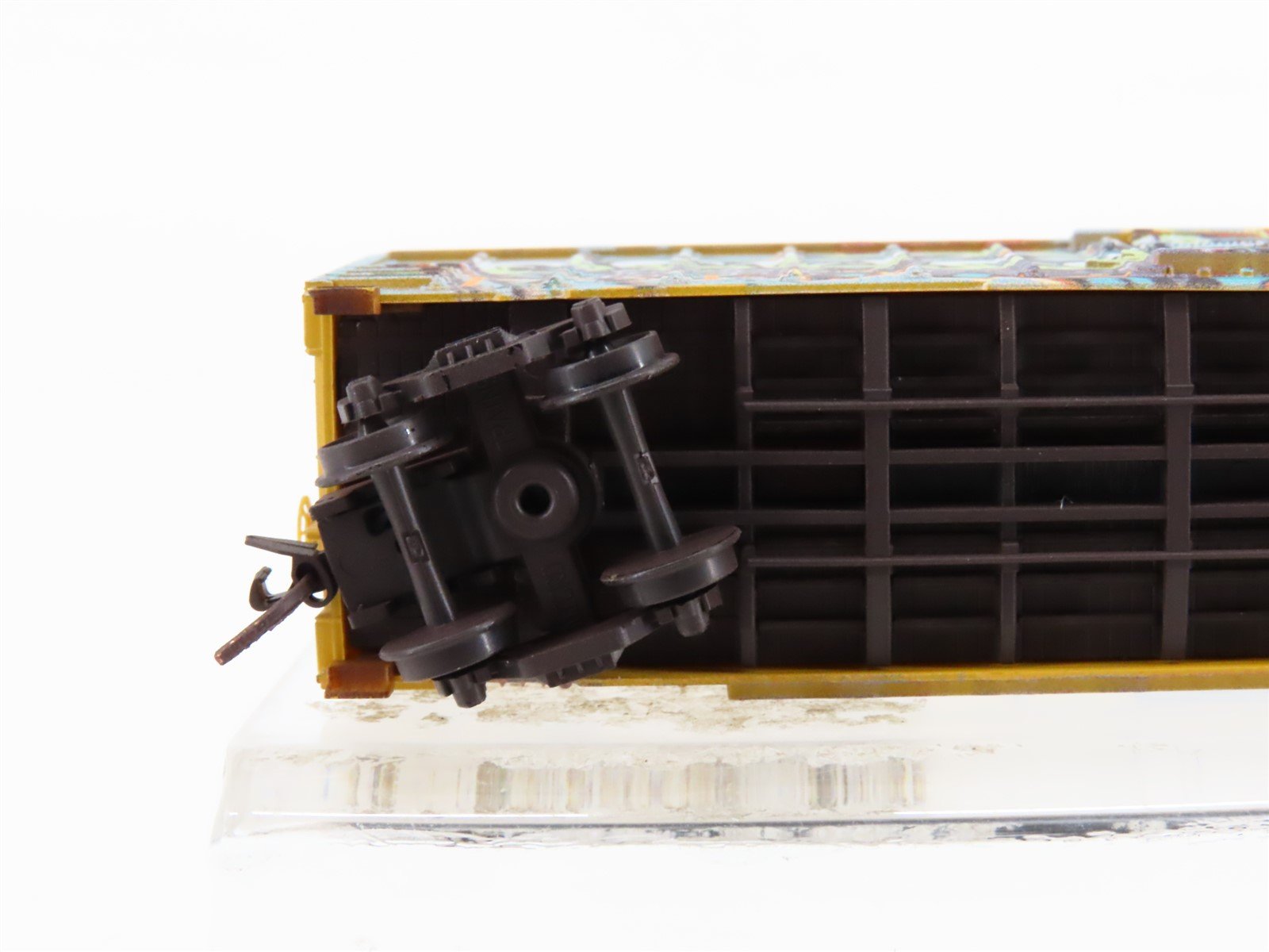 N Scale Micro-Trains MTL 02544566 RBOX Railbox 50' Box Car #32031 w/ Graffiti