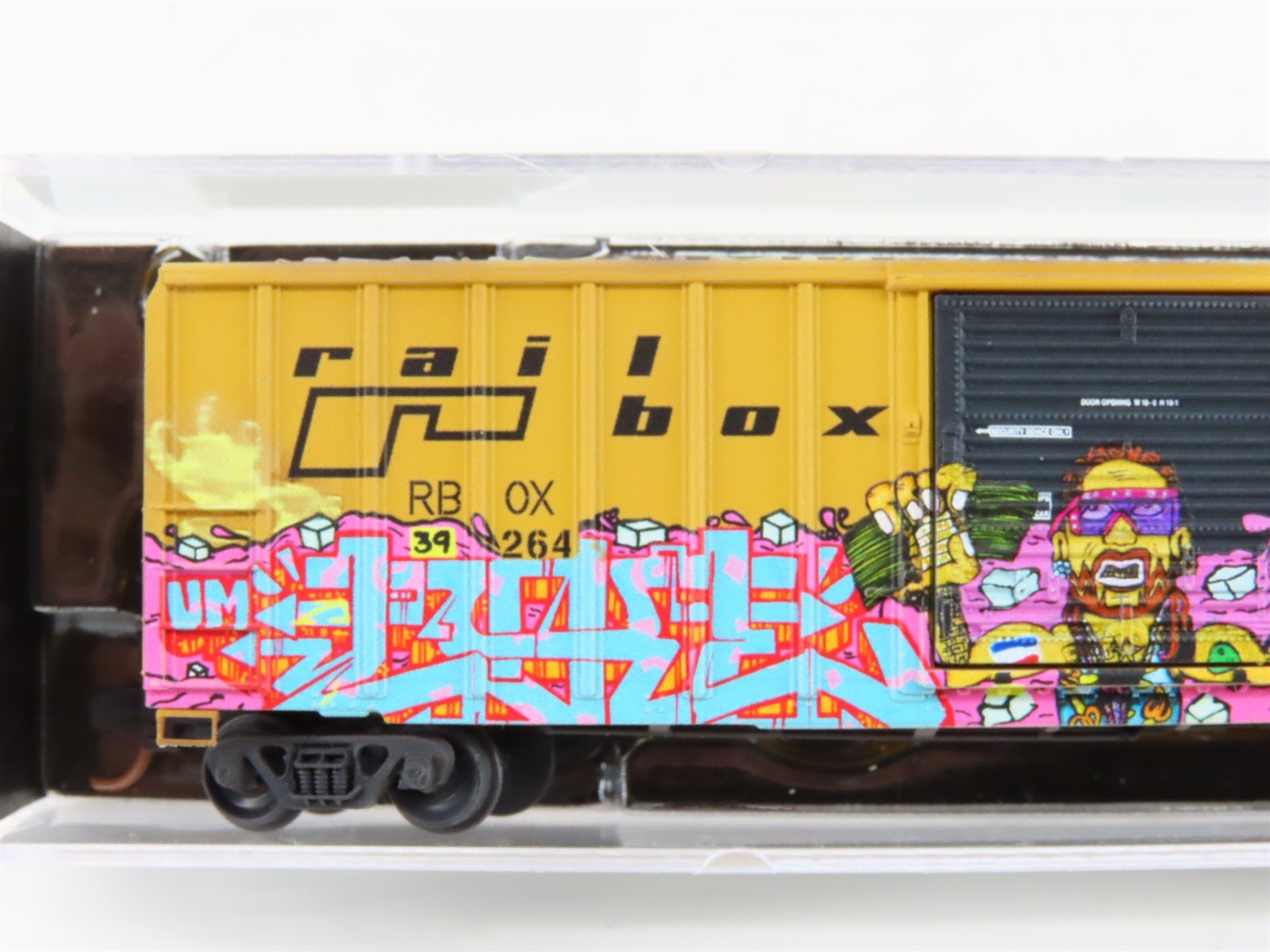 N Scale Micro-Trains MTL 02544561 RBOX 50' Box Car #39264 w/ Mardi Gras Graffiti