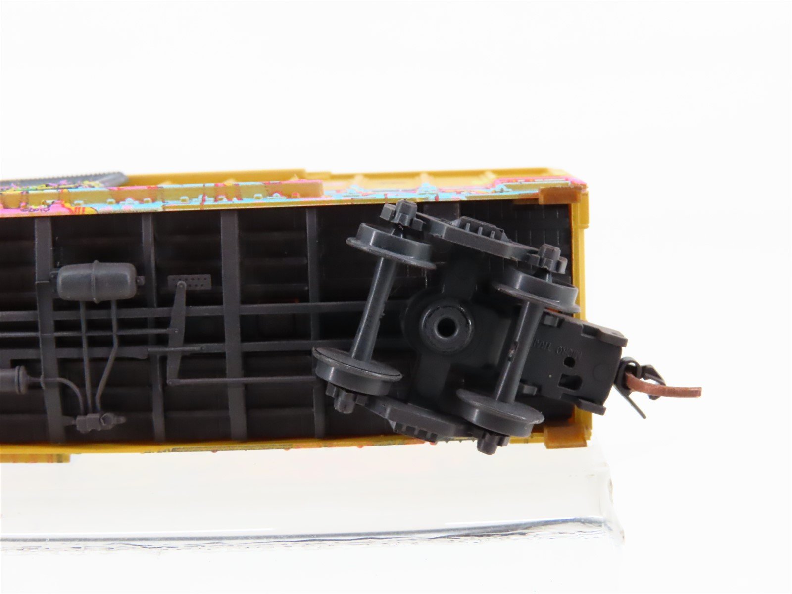 N Scale Micro-Trains MTL 02544561 RBOX 50' Box Car #39264 w/ Mardi Gras Graffiti