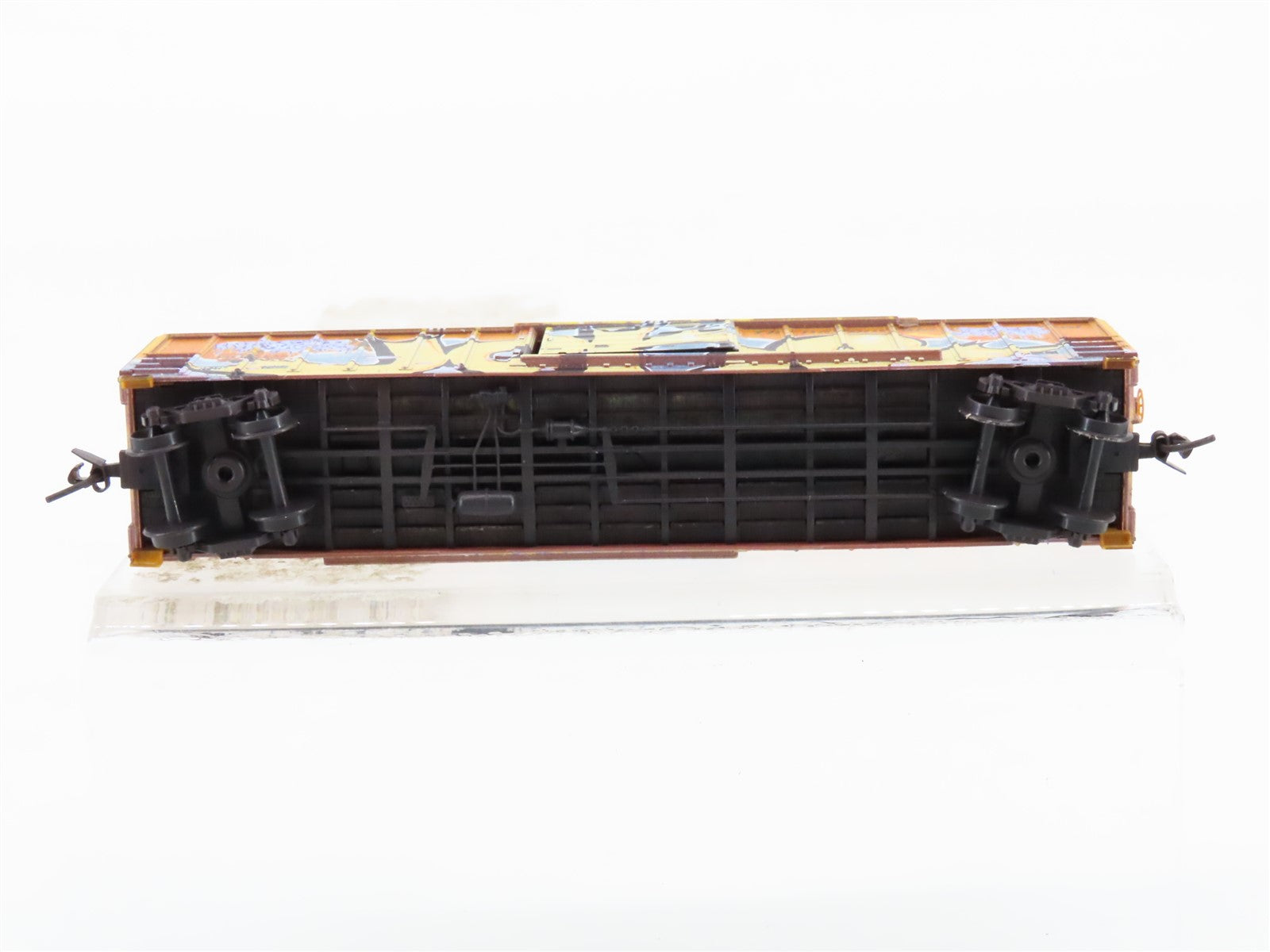N Scale Micro-Trains MTL 02545013 RBOX Railbox 50' Box Car #38432 w/ Graffiti