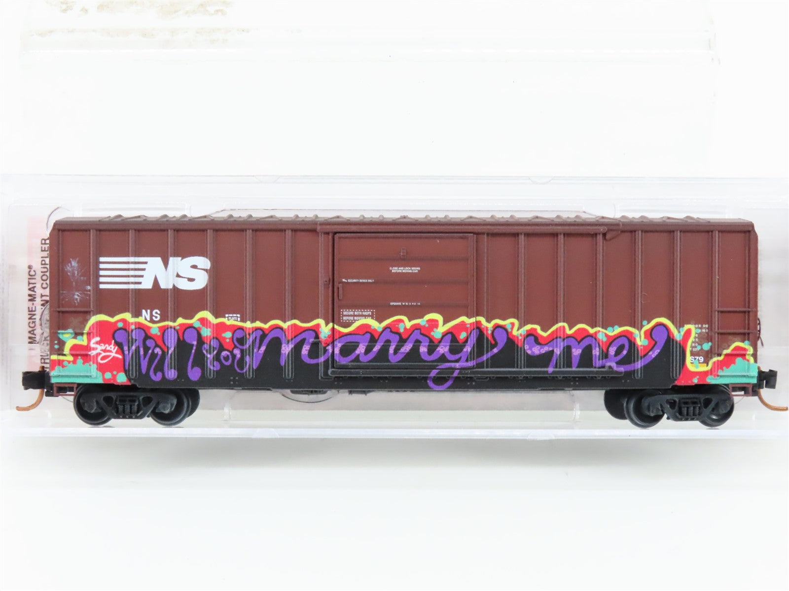 N Micro-Trains MTL 02544731 NS Norfolk Southern 50' Box Car #400024 w/ Graffiti